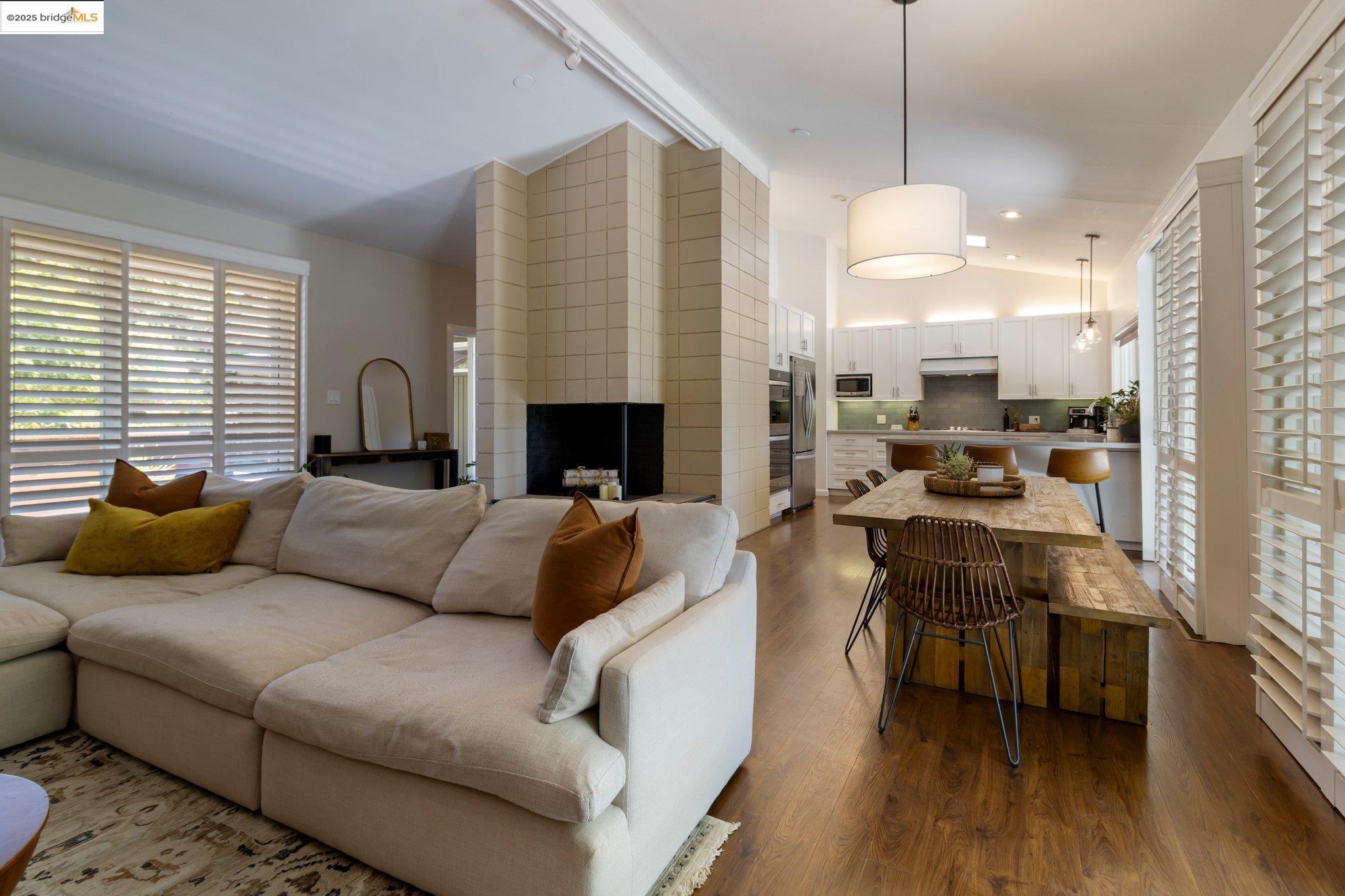 Detail Gallery Image 6 of 48 For 2041 Hidden Valley Dr, Santa Rosa,  CA 95404 - 3 Beds | 2 Baths
