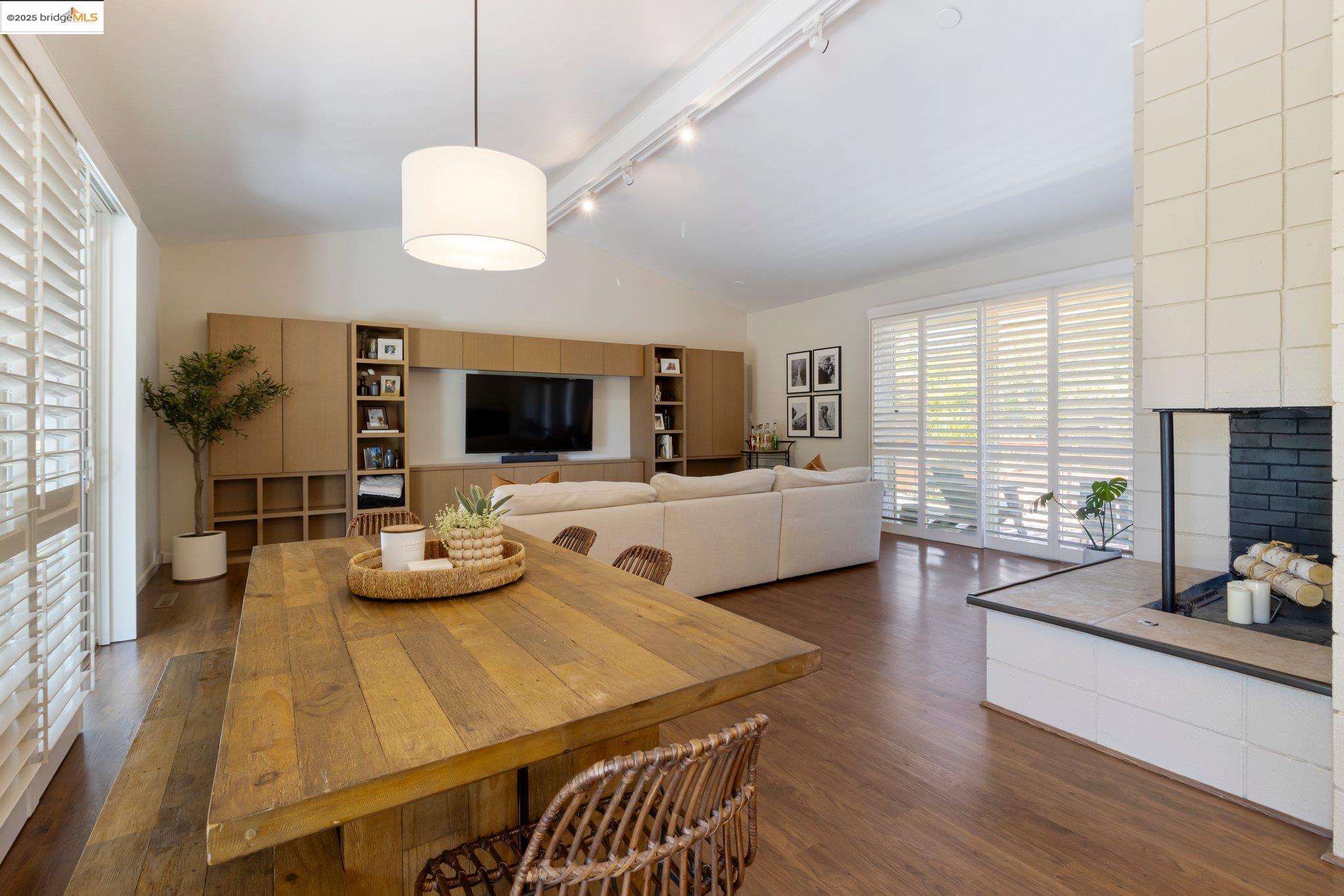 Detail Gallery Image 10 of 48 For 2041 Hidden Valley Dr, Santa Rosa,  CA 95404 - 3 Beds | 2 Baths