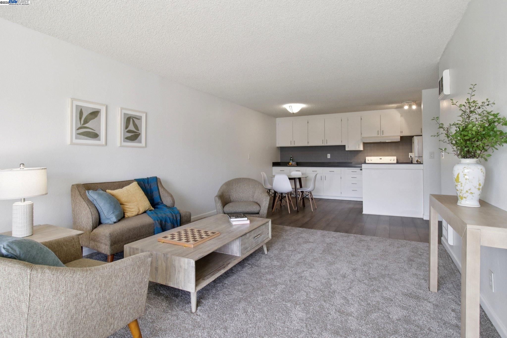 Photo #4: 41102070 Listing: Photo #4