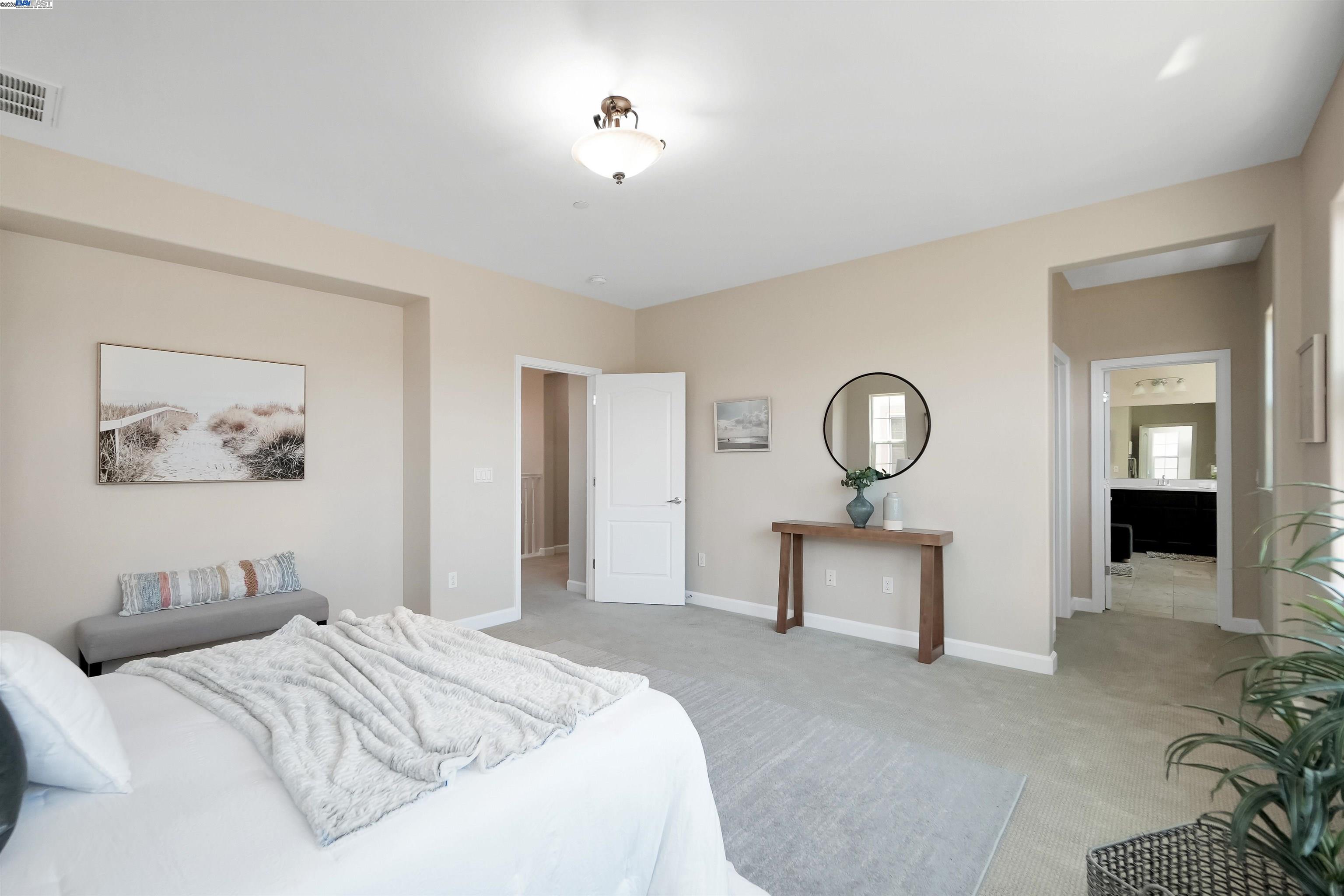1572 Glenn St, Hayward, California 94545, 4 Bedrooms Bedrooms, 6 Rooms Rooms,3 BathroomsBathrooms,Residential,For Sale,1572 Glenn St,41102077