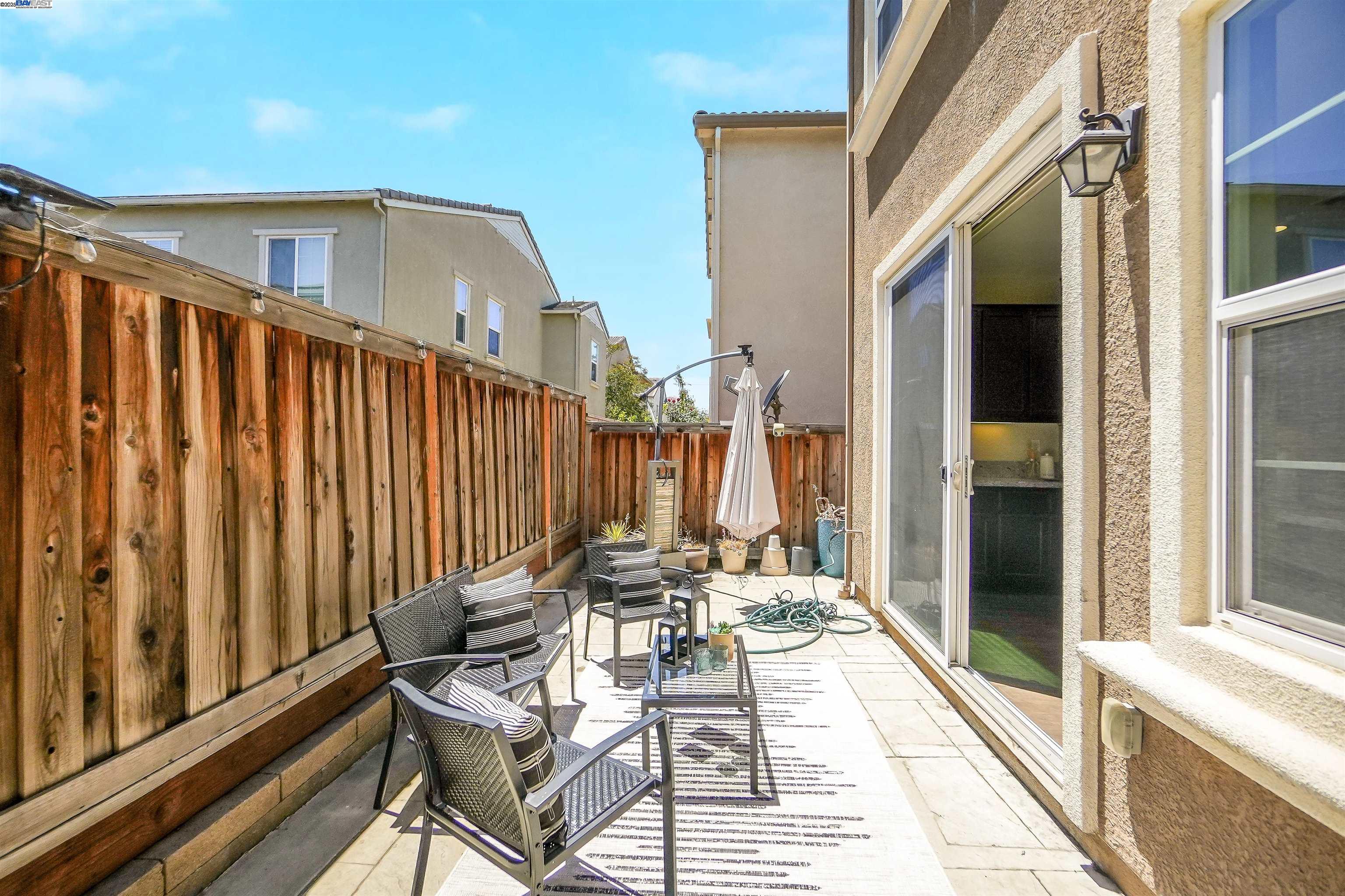 1572 Glenn St, Hayward, California 94545, 4 Bedrooms Bedrooms, 6 Rooms Rooms,3 BathroomsBathrooms,Residential,For Sale,1572 Glenn St,41102077