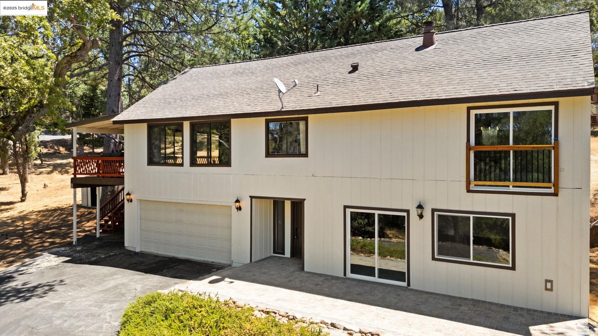 Detail Gallery Image 2 of 35 For 12629 Cresthavaen, Groveland,  CA 95321 - 3 Beds | 2/1 Baths