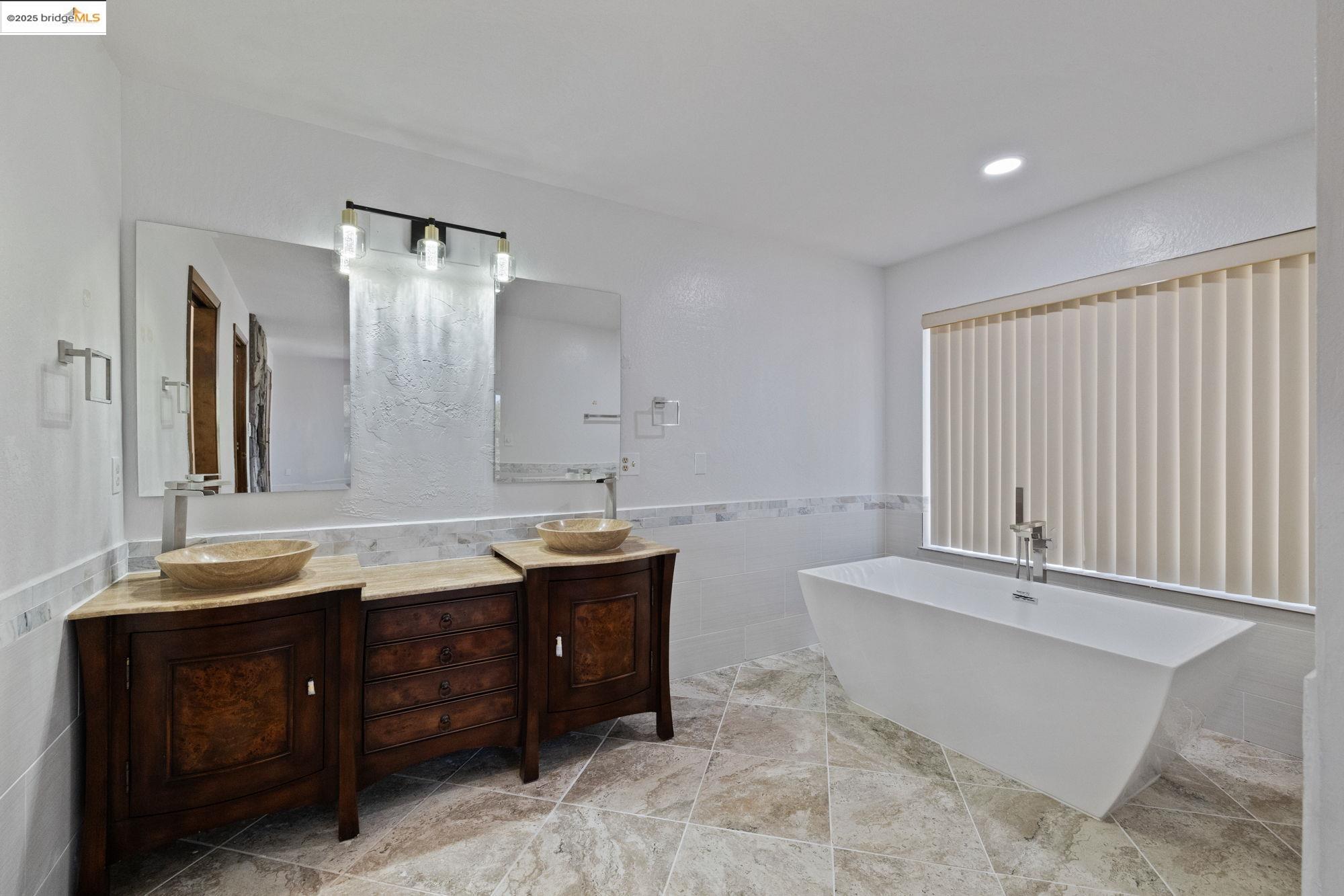 Detail Gallery Image 17 of 35 For 12629 Cresthavaen, Groveland,  CA 95321 - 3 Beds | 2/1 Baths