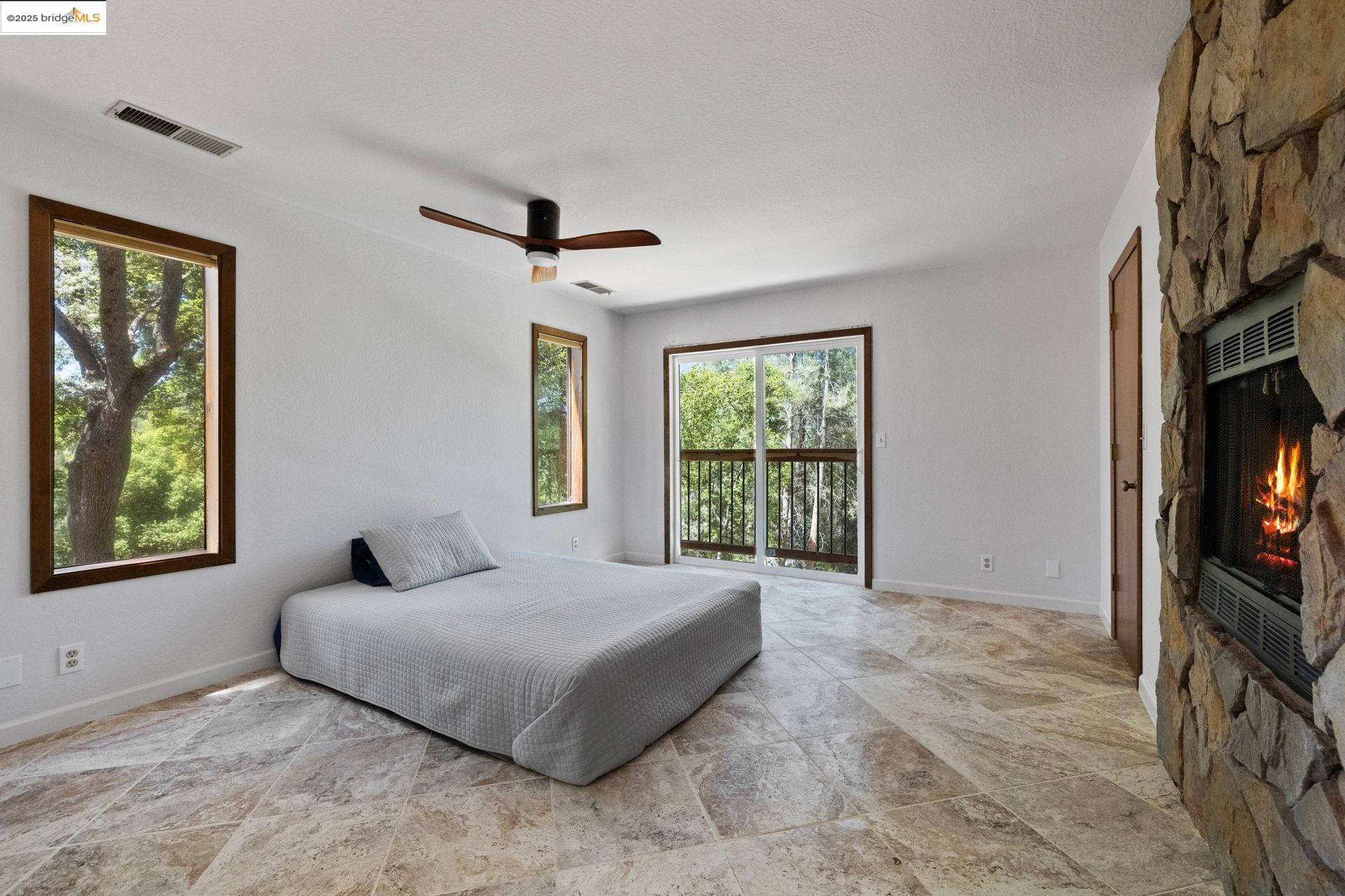 Detail Gallery Image 19 of 35 For 12629 Cresthavaen, Groveland,  CA 95321 - 3 Beds | 2/1 Baths