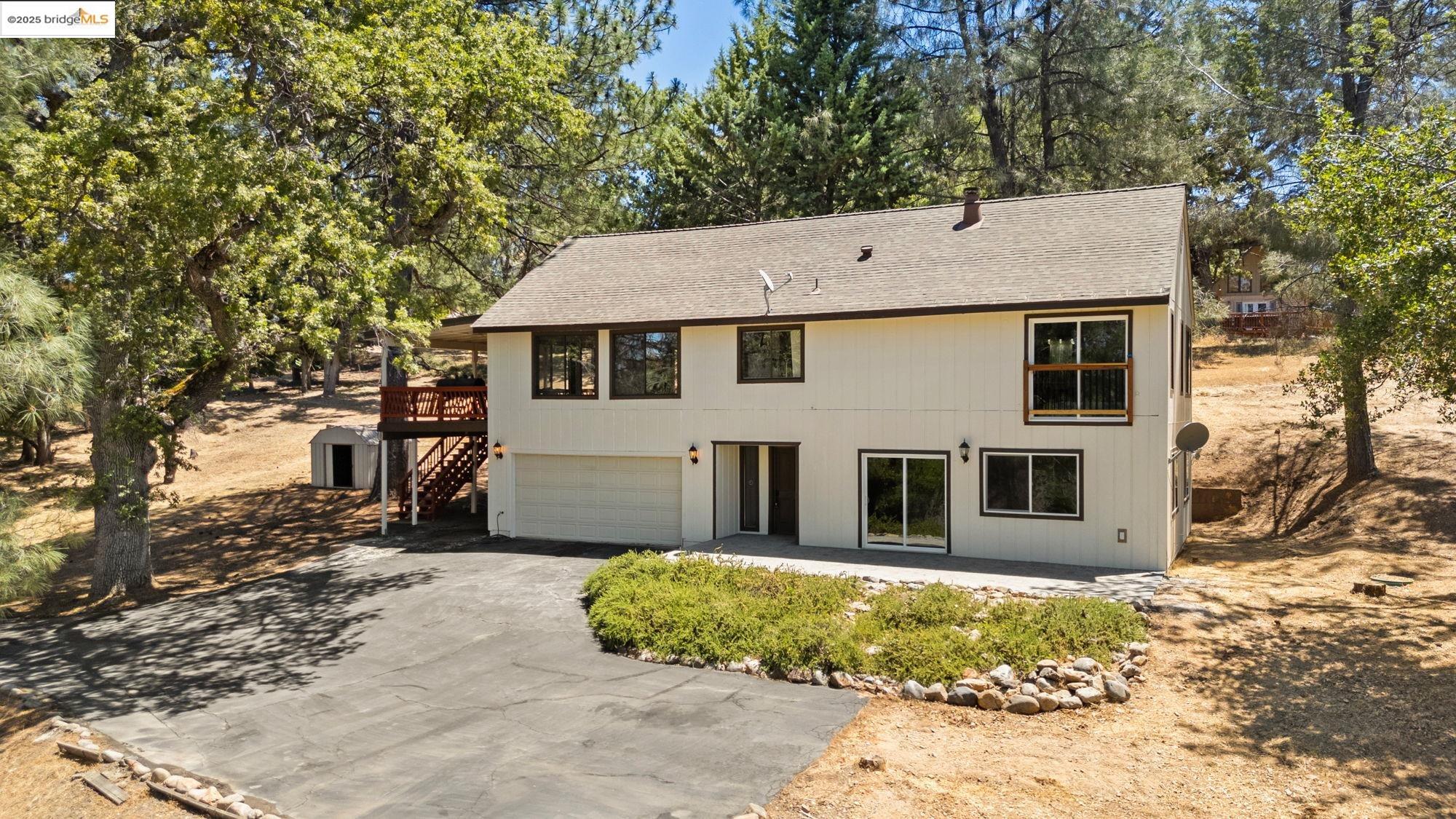 Detail Gallery Image 3 of 35 For 12629 Cresthavaen, Groveland,  CA 95321 - 3 Beds | 2/1 Baths