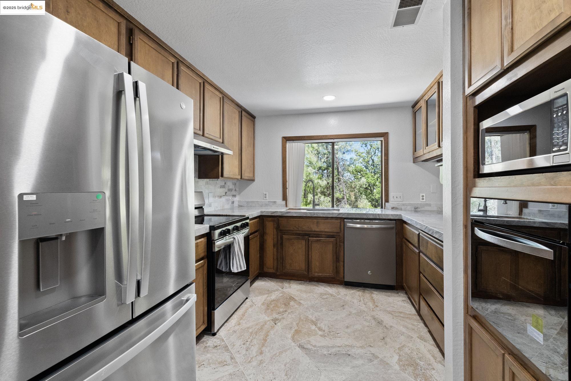 Detail Gallery Image 24 of 35 For 12629 Cresthavaen, Groveland,  CA 95321 - 3 Beds | 2/1 Baths