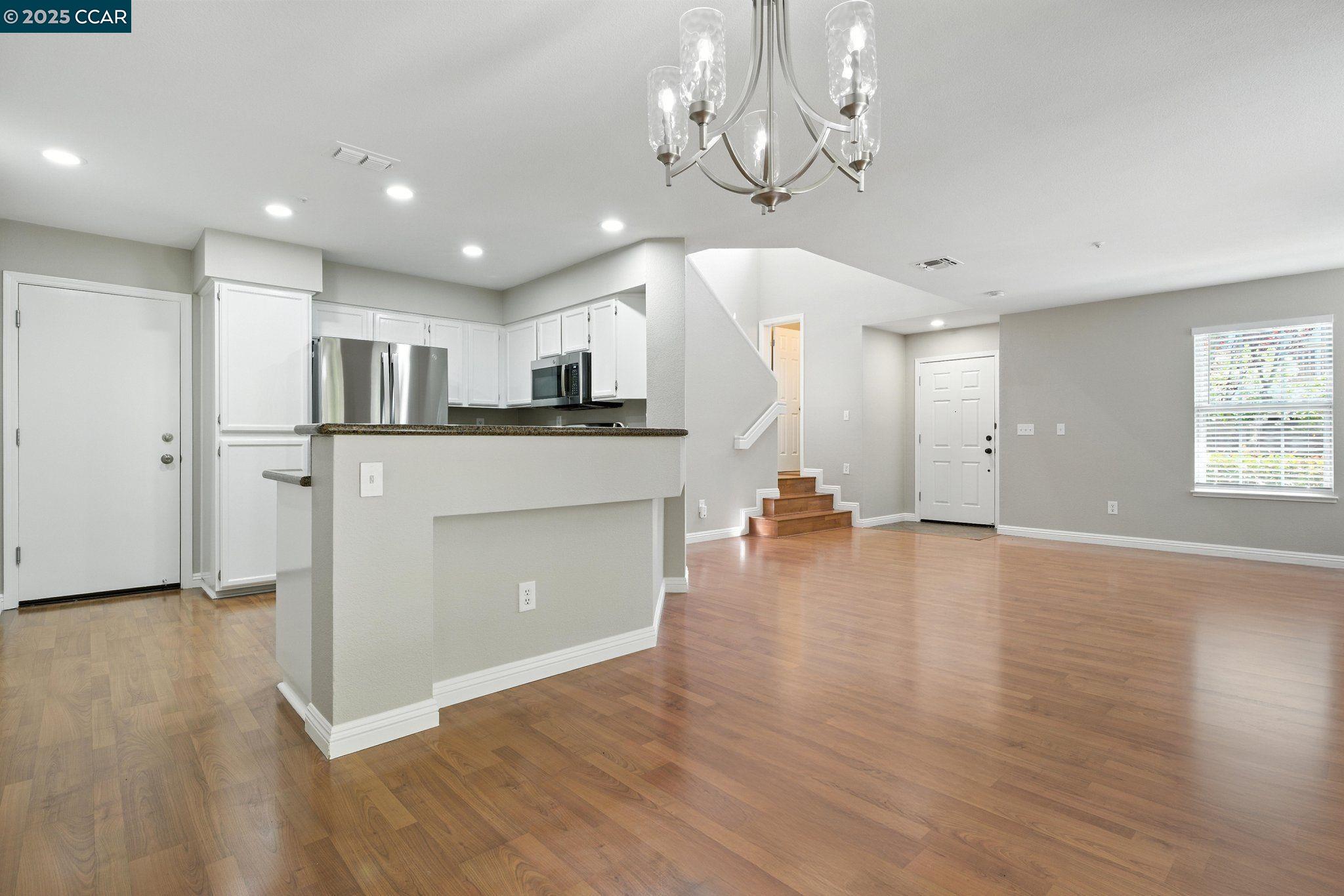 Photo #11: 41102080 Listing: Photo #11