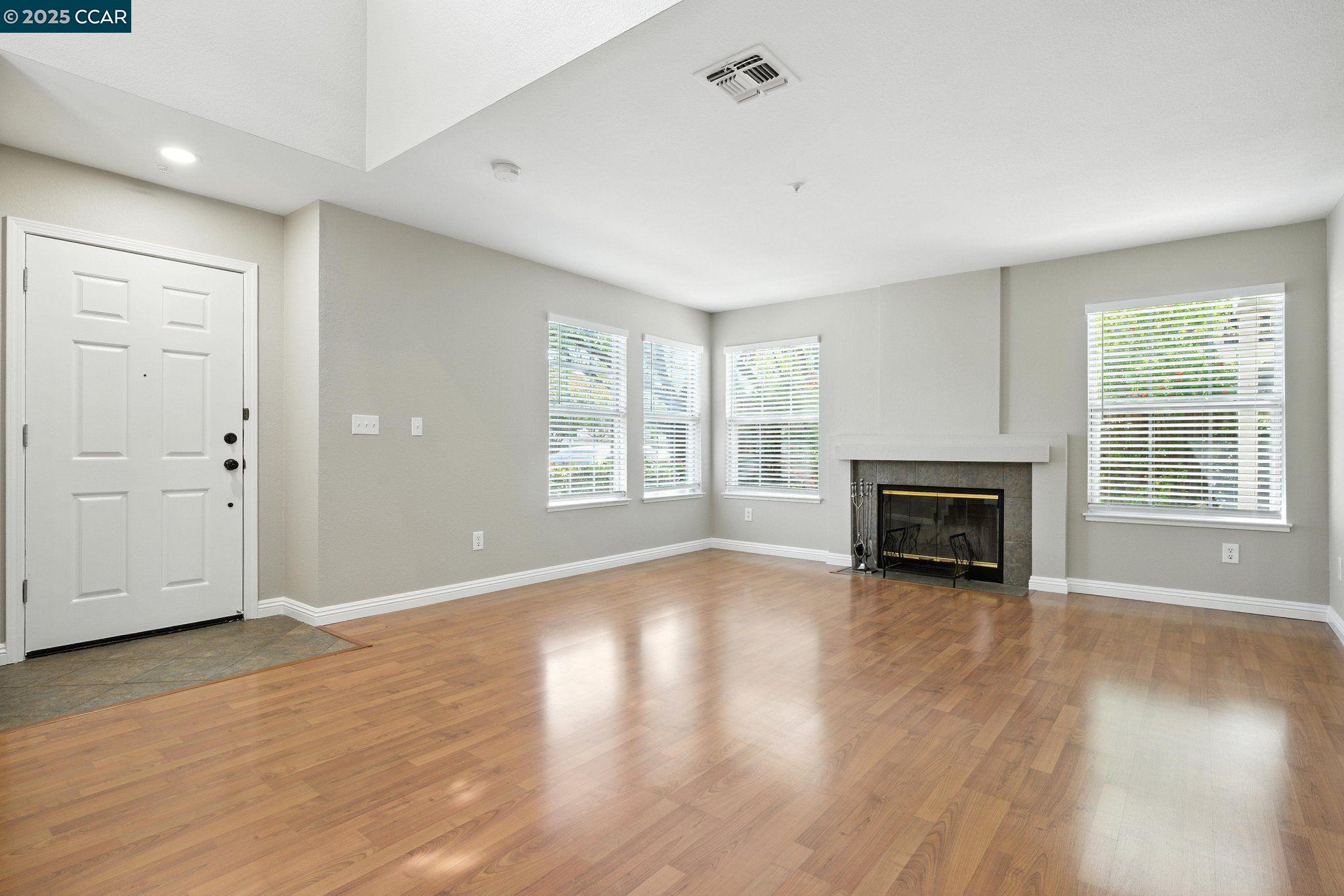 Photo #5: 41102080 Listing 