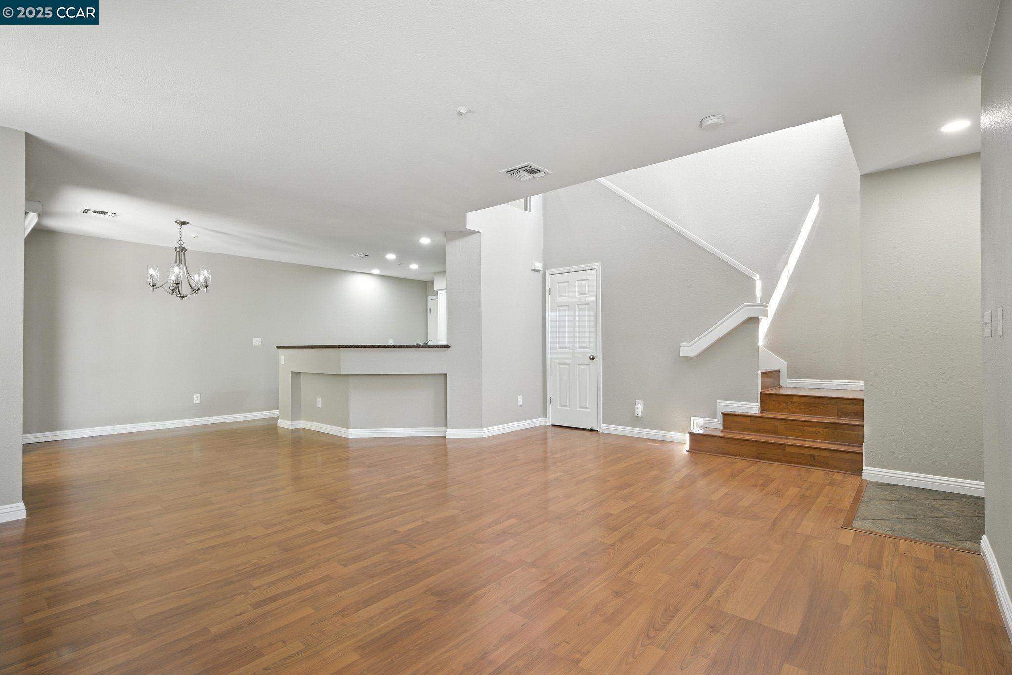 Photo #8: 41102080 Listing: Photo #8