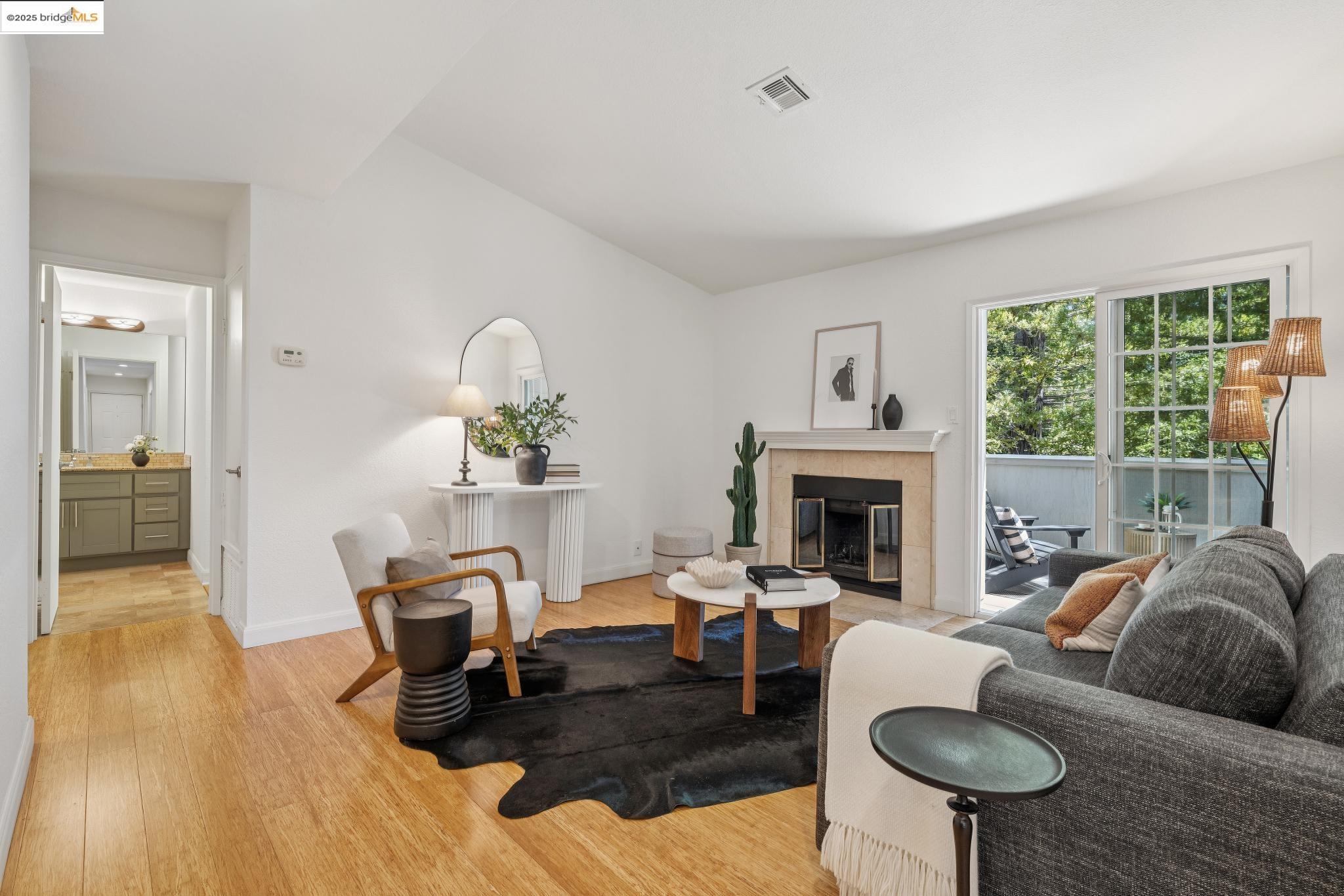 Front Image Thumbnail for EB41102081