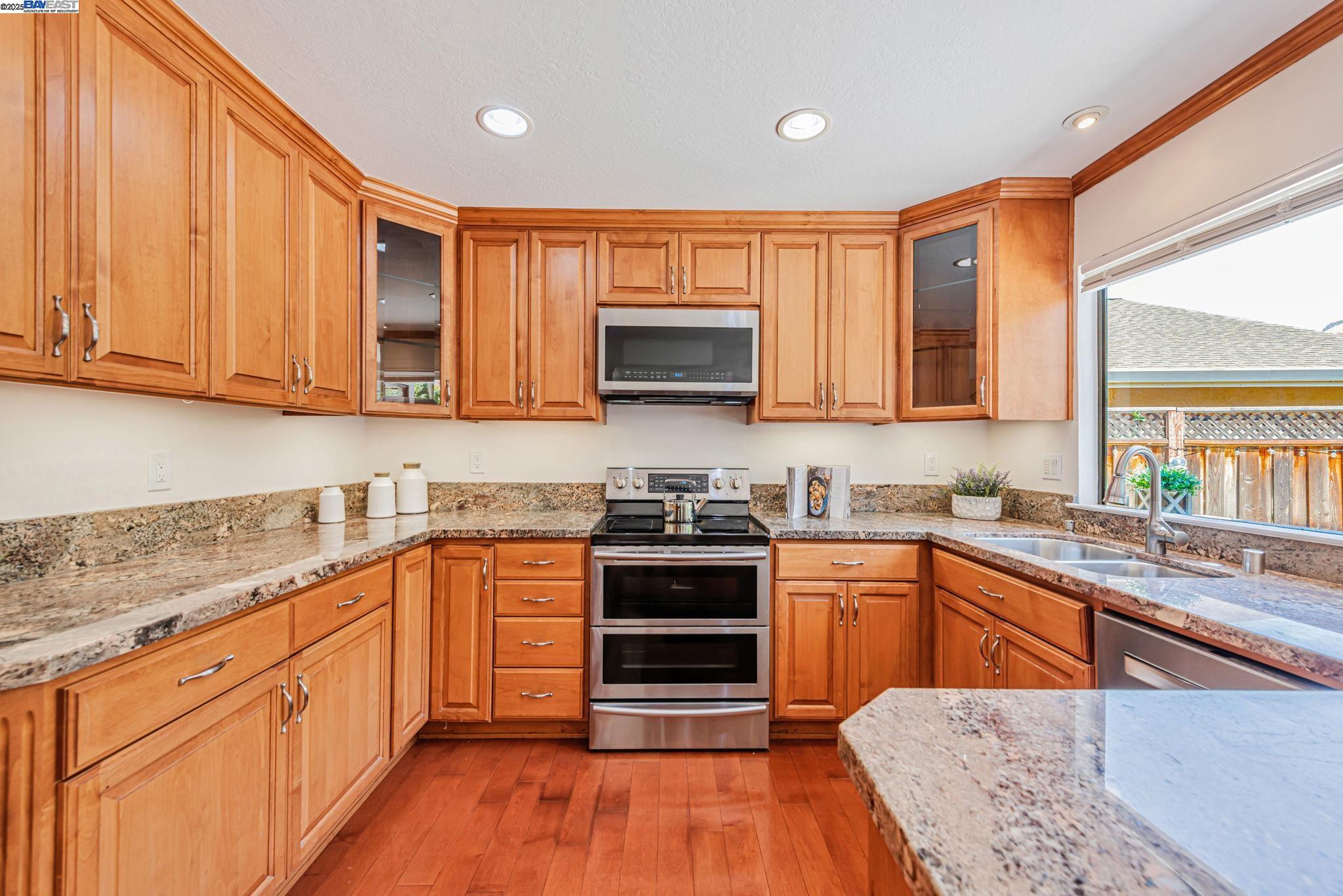 Detail Gallery Image 11 of 53 For 462 Lowell Pl, Fremont,  CA 94536 - 4 Beds | 3 Baths