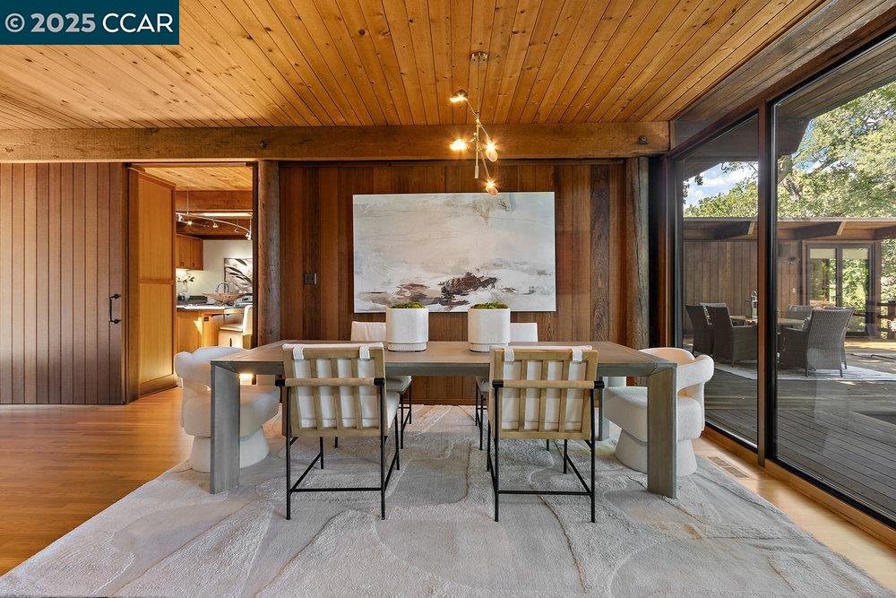 Detail Gallery Image 11 of 59 For 39 El Toyonal, Orinda,  CA 94563 - 5 Beds | 4 Baths
