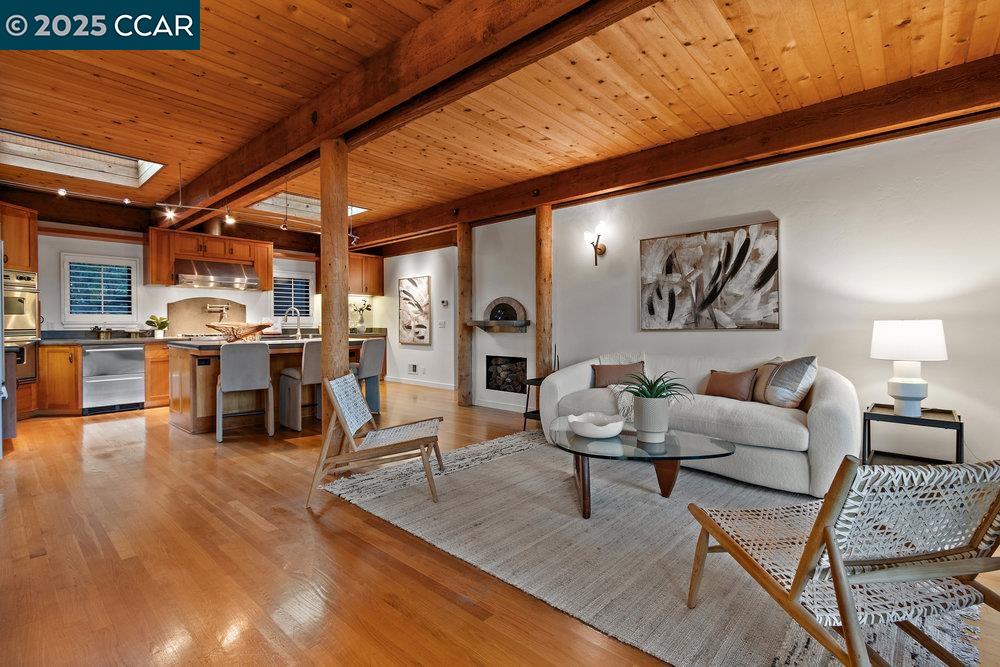 Detail Gallery Image 20 of 59 For 39 El Toyonal, Orinda,  CA 94563 - 5 Beds | 4 Baths