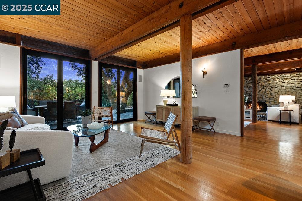 Detail Gallery Image 25 of 59 For 39 El Toyonal, Orinda,  CA 94563 - 5 Beds | 4 Baths