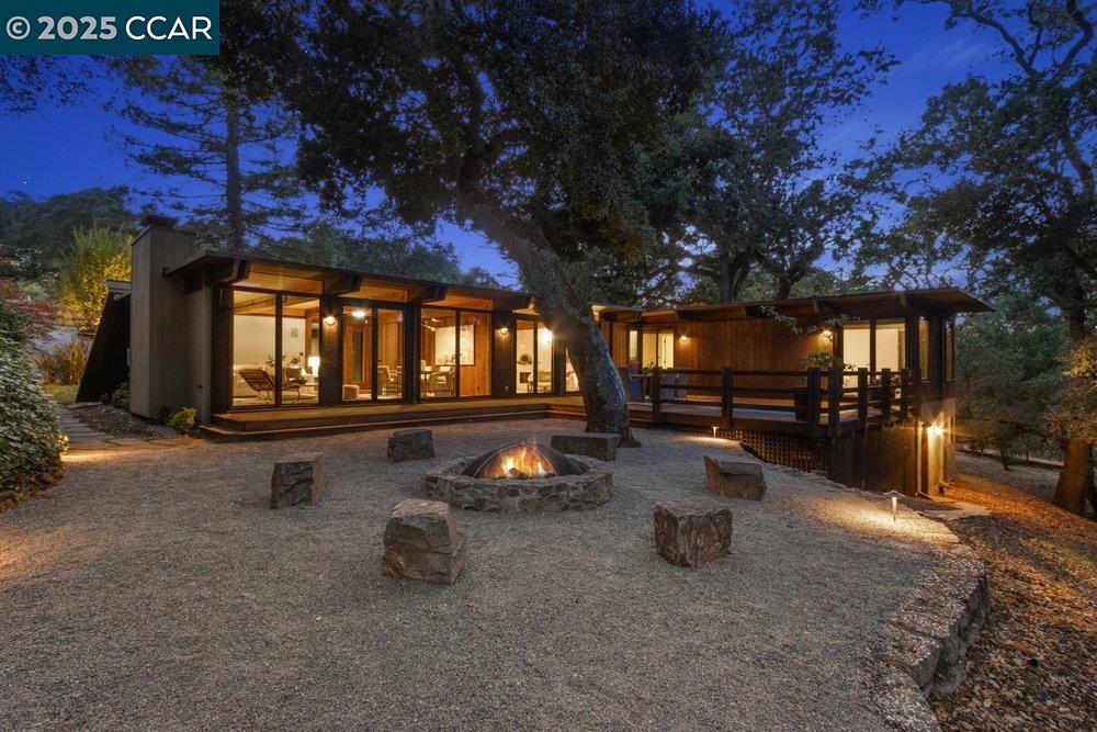 Detail Gallery Image 4 of 59 For 39 El Toyonal, Orinda,  CA 94563 - 5 Beds | 4 Baths