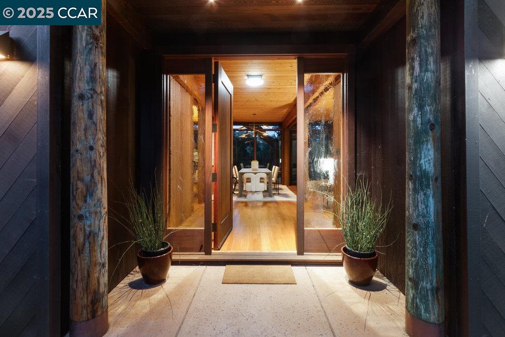 Detail Gallery Image 5 of 59 For 39 El Toyonal, Orinda,  CA 94563 - 5 Beds | 4 Baths