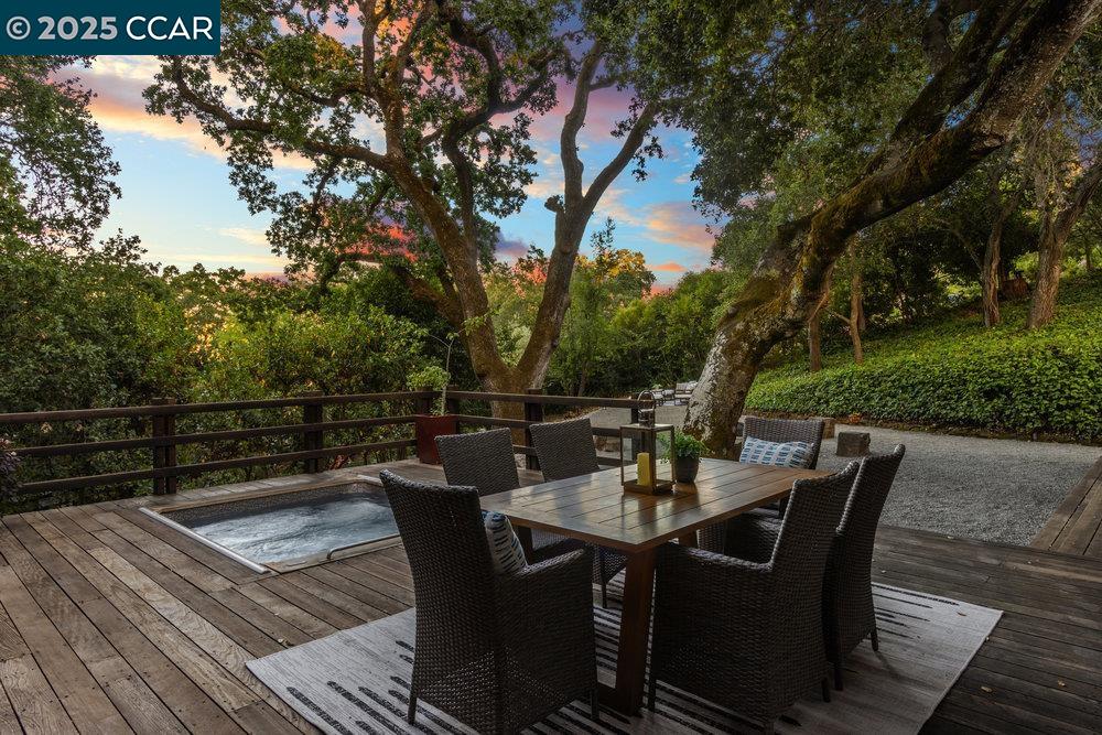 Detail Gallery Image 41 of 59 For 39 El Toyonal, Orinda,  CA 94563 - 5 Beds | 4 Baths