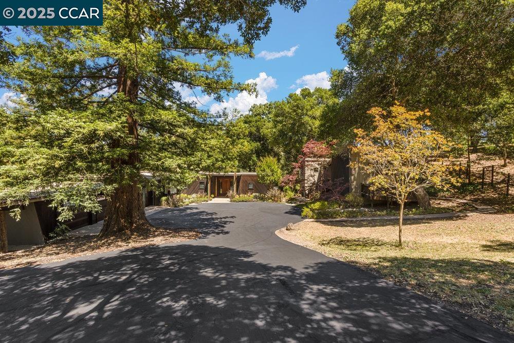 Detail Gallery Image 43 of 59 For 39 El Toyonal, Orinda,  CA 94563 - 5 Beds | 4 Baths