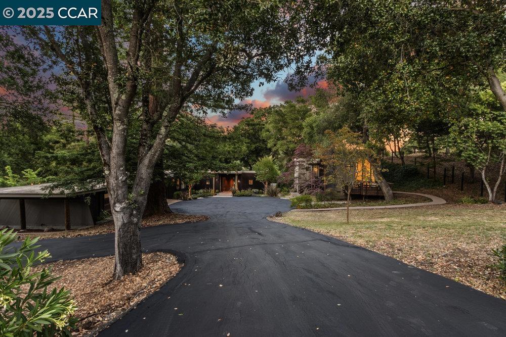 Detail Gallery Image 44 of 59 For 39 El Toyonal, Orinda,  CA 94563 - 5 Beds | 4 Baths