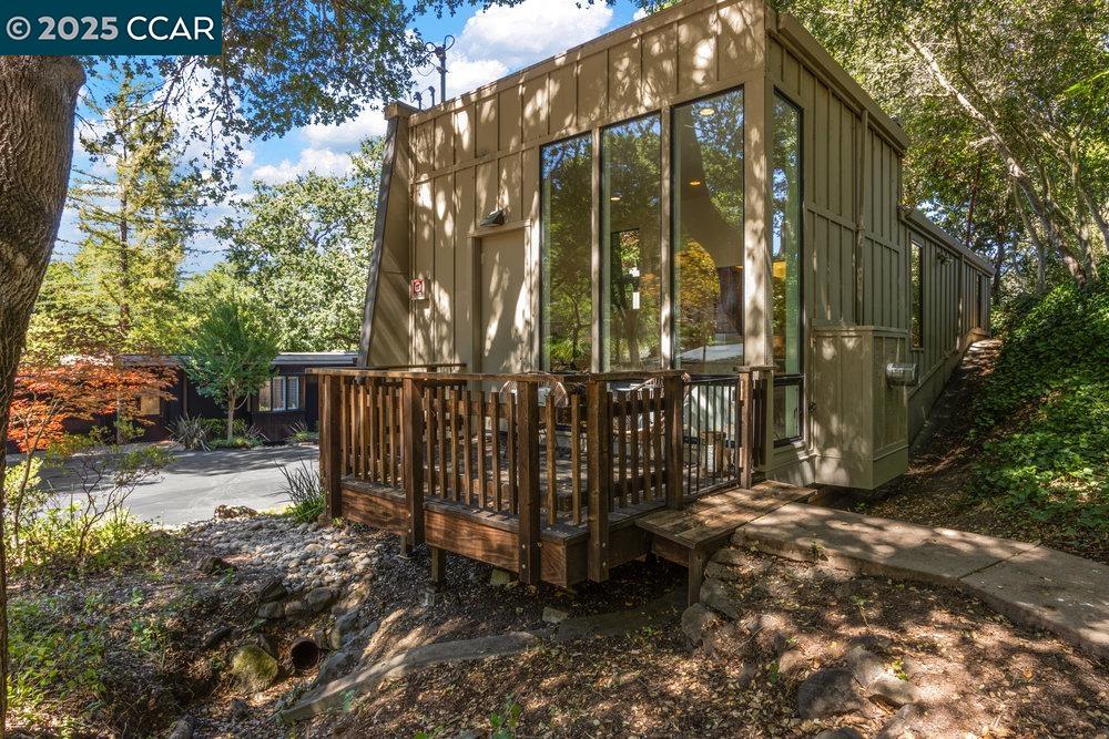 Detail Gallery Image 48 of 59 For 39 El Toyonal, Orinda,  CA 94563 - 5 Beds | 4 Baths