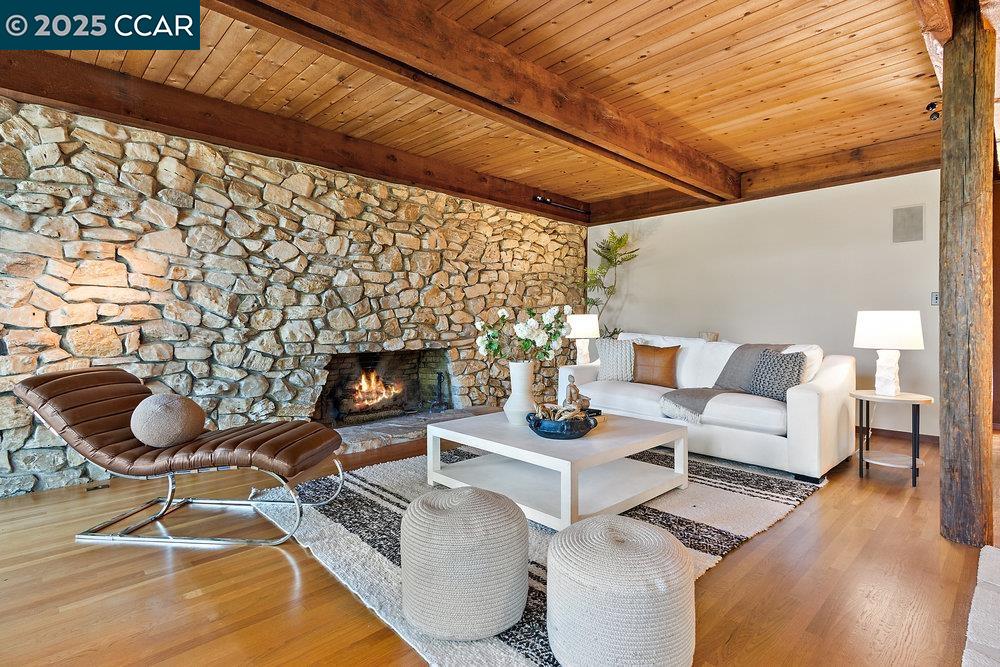 Detail Gallery Image 9 of 59 For 39 El Toyonal, Orinda,  CA 94563 - 5 Beds | 4 Baths