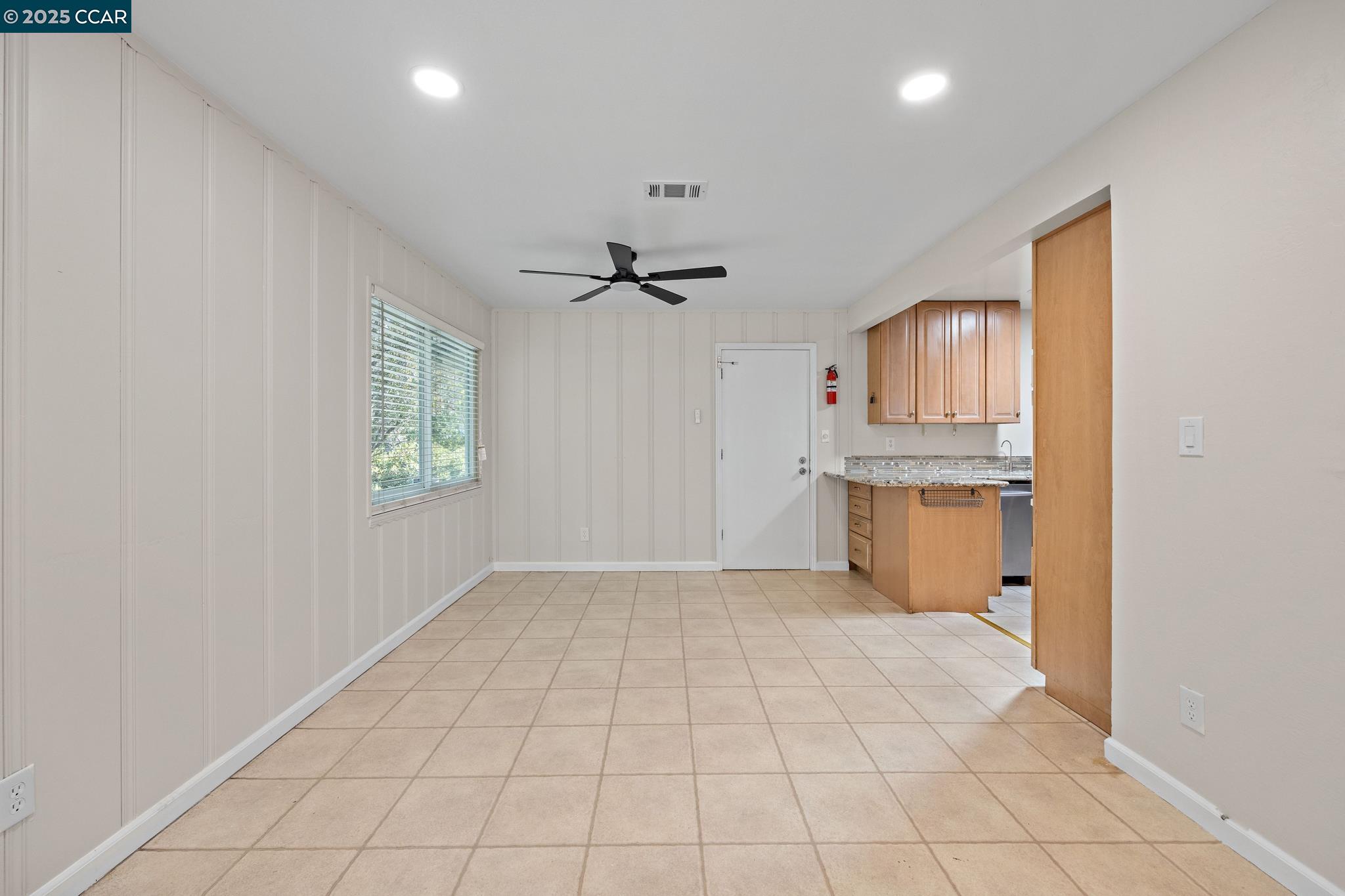 Detail Gallery Image 14 of 42 For 4816 Meadowbrook Dr, Richmond,  CA 94803 - 4 Beds | 2 Baths