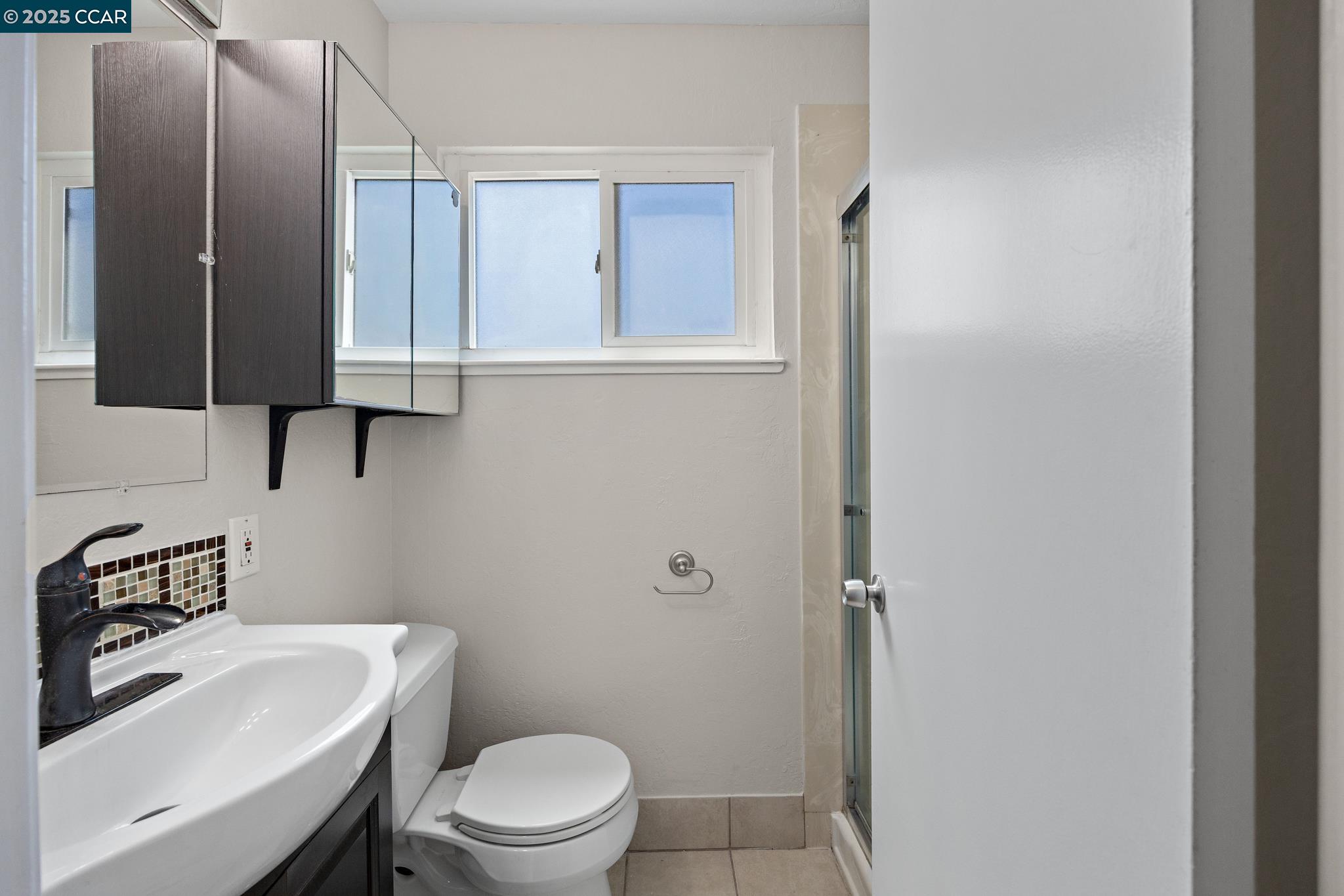Detail Gallery Image 25 of 42 For 4816 Meadowbrook Dr, Richmond,  CA 94803 - 4 Beds | 2 Baths