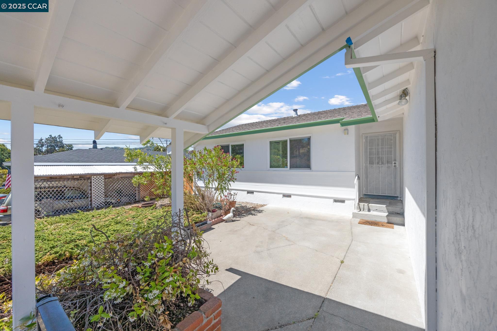Detail Gallery Image 28 of 42 For 4816 Meadowbrook Dr, Richmond,  CA 94803 - 4 Beds | 2 Baths