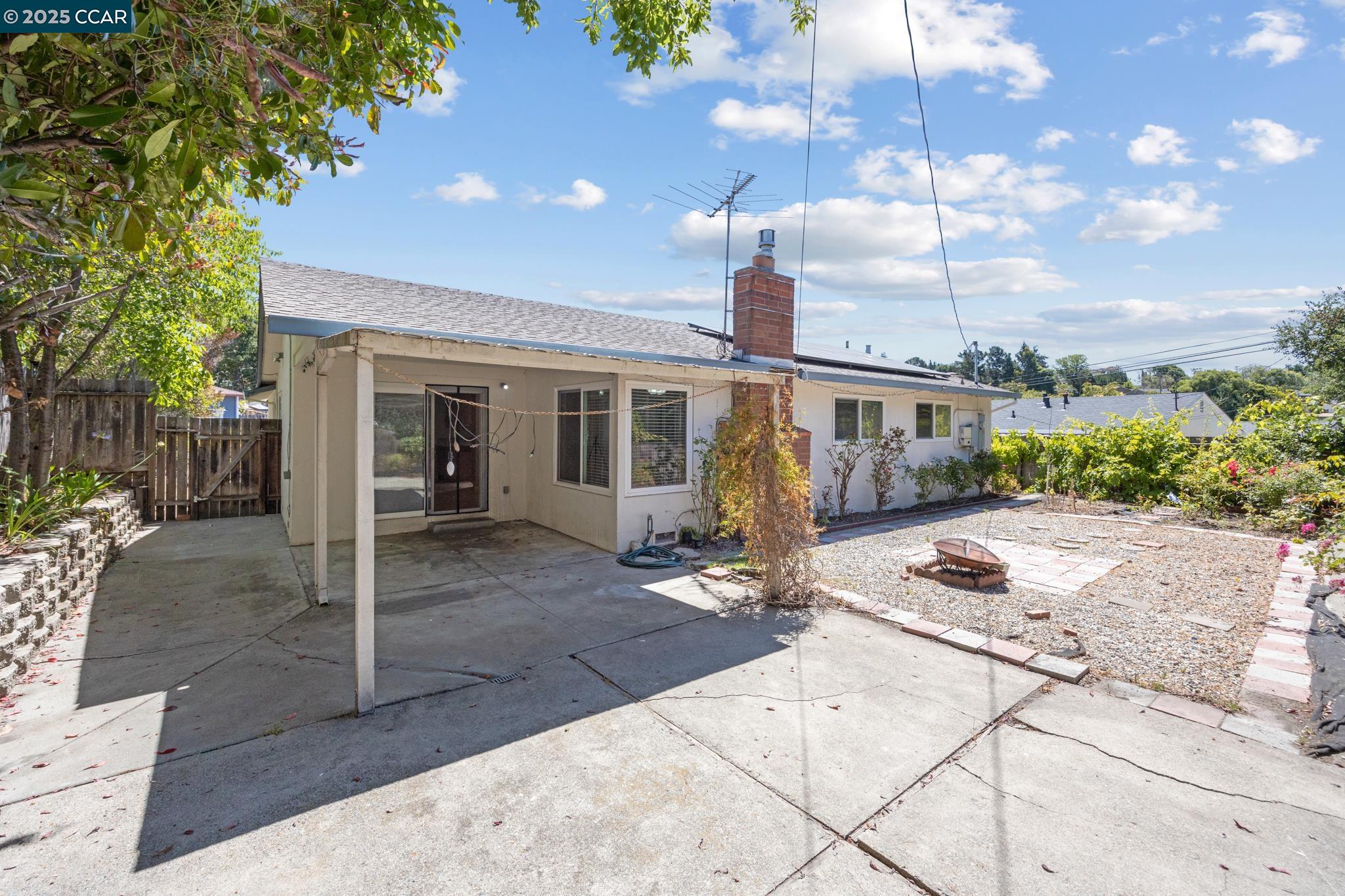 Detail Gallery Image 31 of 42 For 4816 Meadowbrook Dr, Richmond,  CA 94803 - 4 Beds | 2 Baths