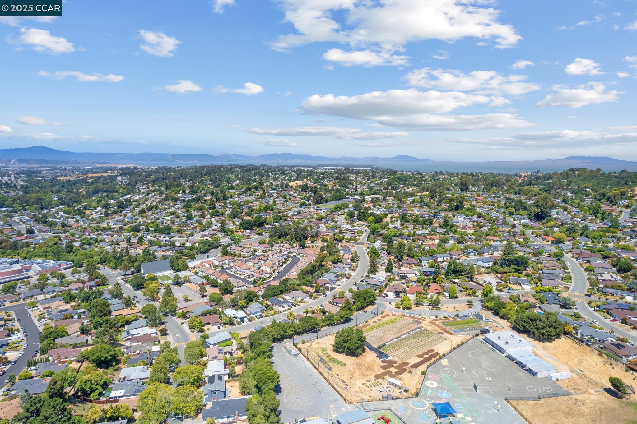 Detail Gallery Image 38 of 42 For 4816 Meadowbrook Dr, Richmond,  CA 94803 - 4 Beds | 2 Baths