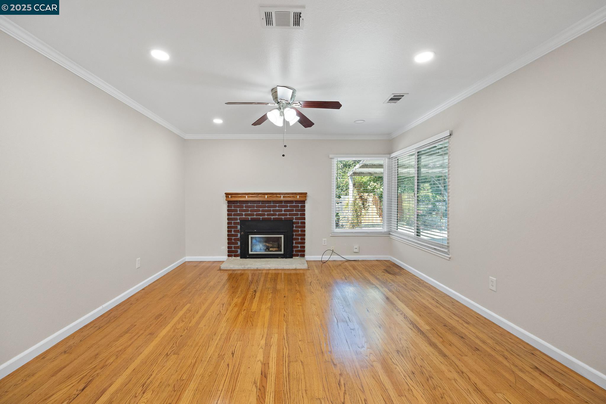 Detail Gallery Image 6 of 42 For 4816 Meadowbrook Dr, Richmond,  CA 94803 - 4 Beds | 2 Baths