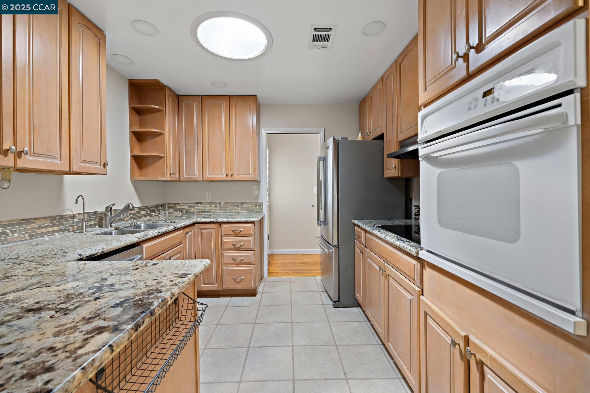 Detail Gallery Image 10 of 42 For 4816 Meadowbrook Dr, Richmond,  CA 94803 - 4 Beds | 2 Baths