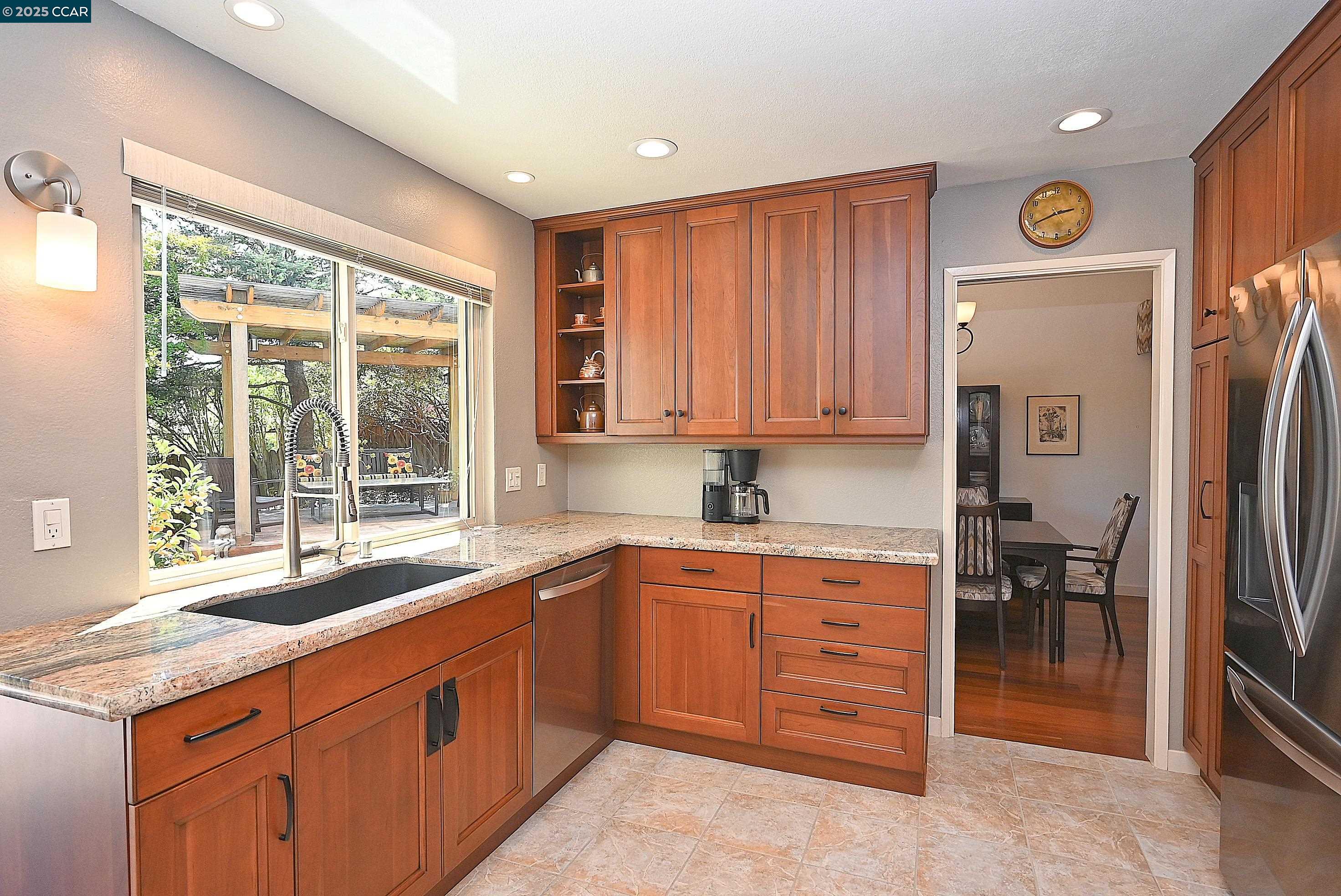 Detail Gallery Image 13 of 55 For 594 Morning Glory Dr, Benicia,  CA 94510 - 4 Beds | 2/1 Baths
