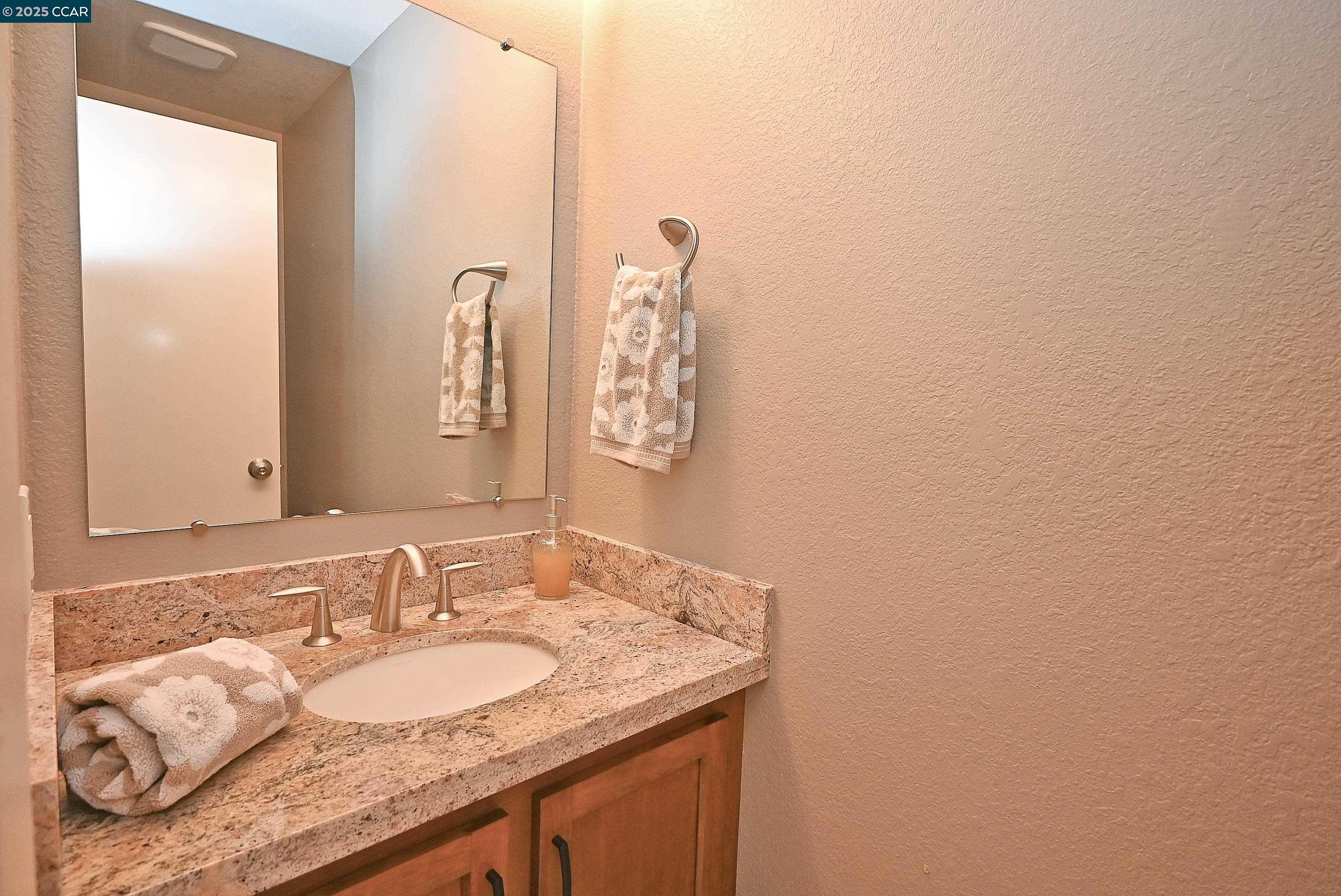 Detail Gallery Image 15 of 55 For 594 Morning Glory Dr, Benicia,  CA 94510 - 4 Beds | 2/1 Baths