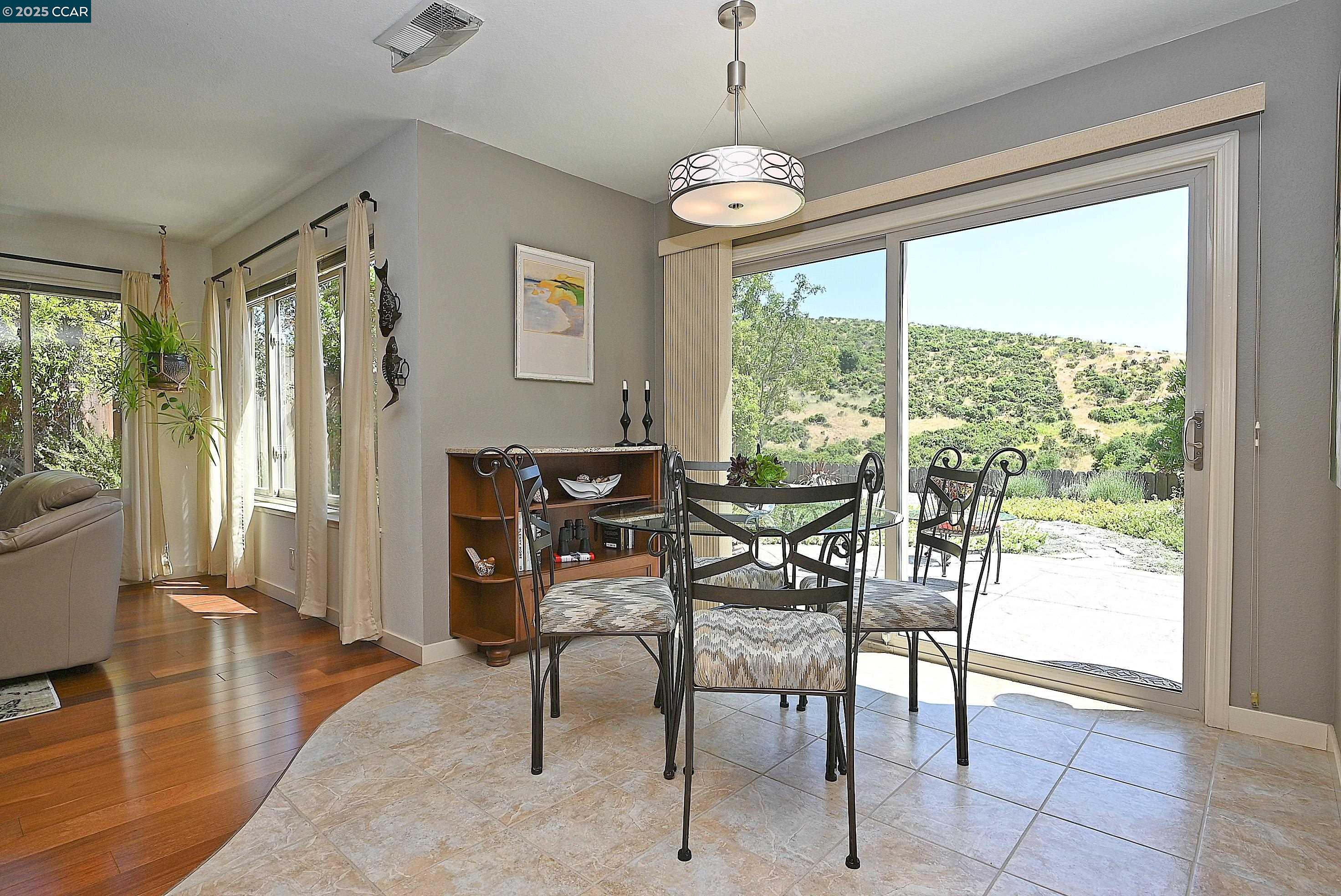 Detail Gallery Image 22 of 55 For 594 Morning Glory Dr, Benicia,  CA 94510 - 4 Beds | 2/1 Baths