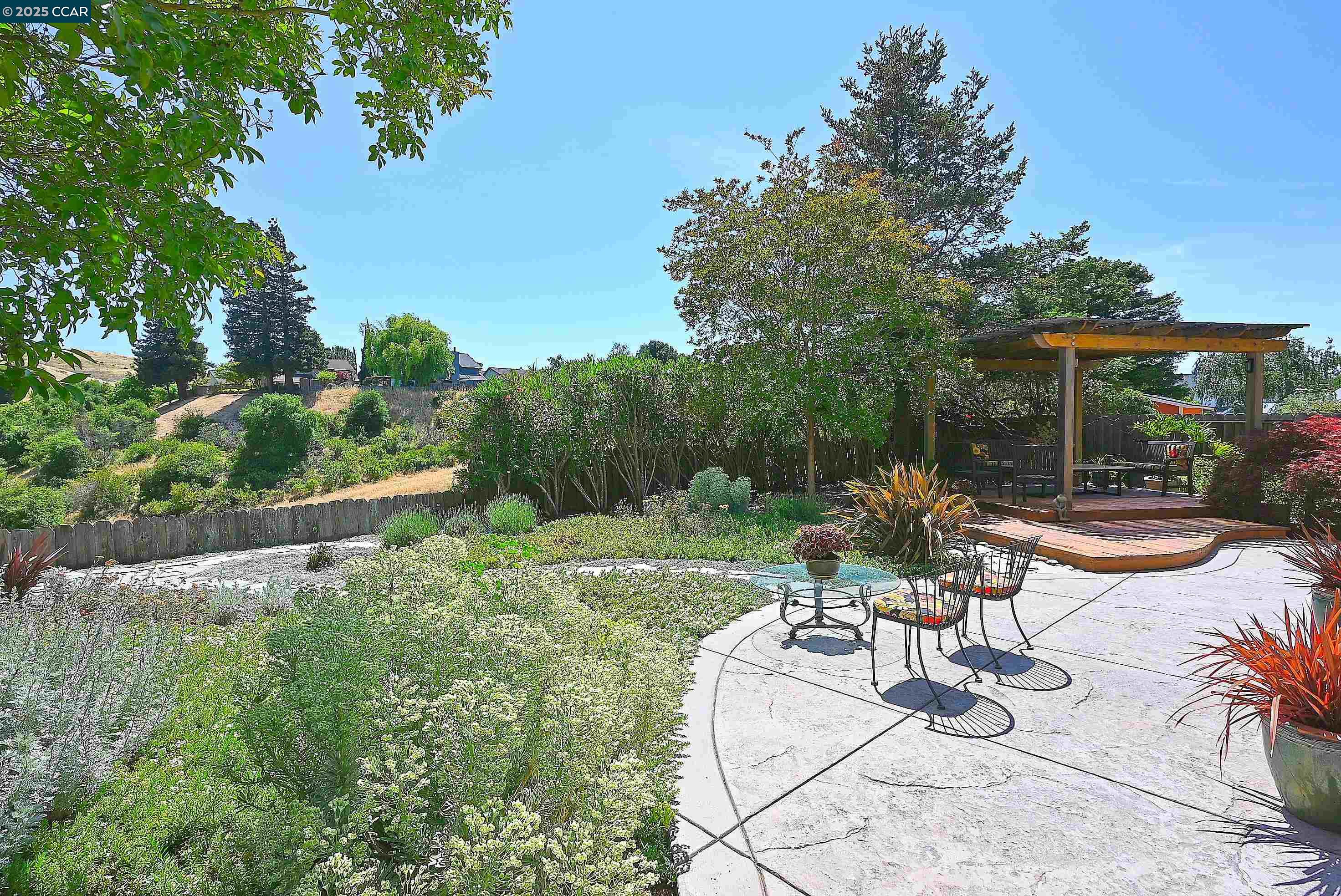 Detail Gallery Image 23 of 55 For 594 Morning Glory Dr, Benicia,  CA 94510 - 4 Beds | 2/1 Baths