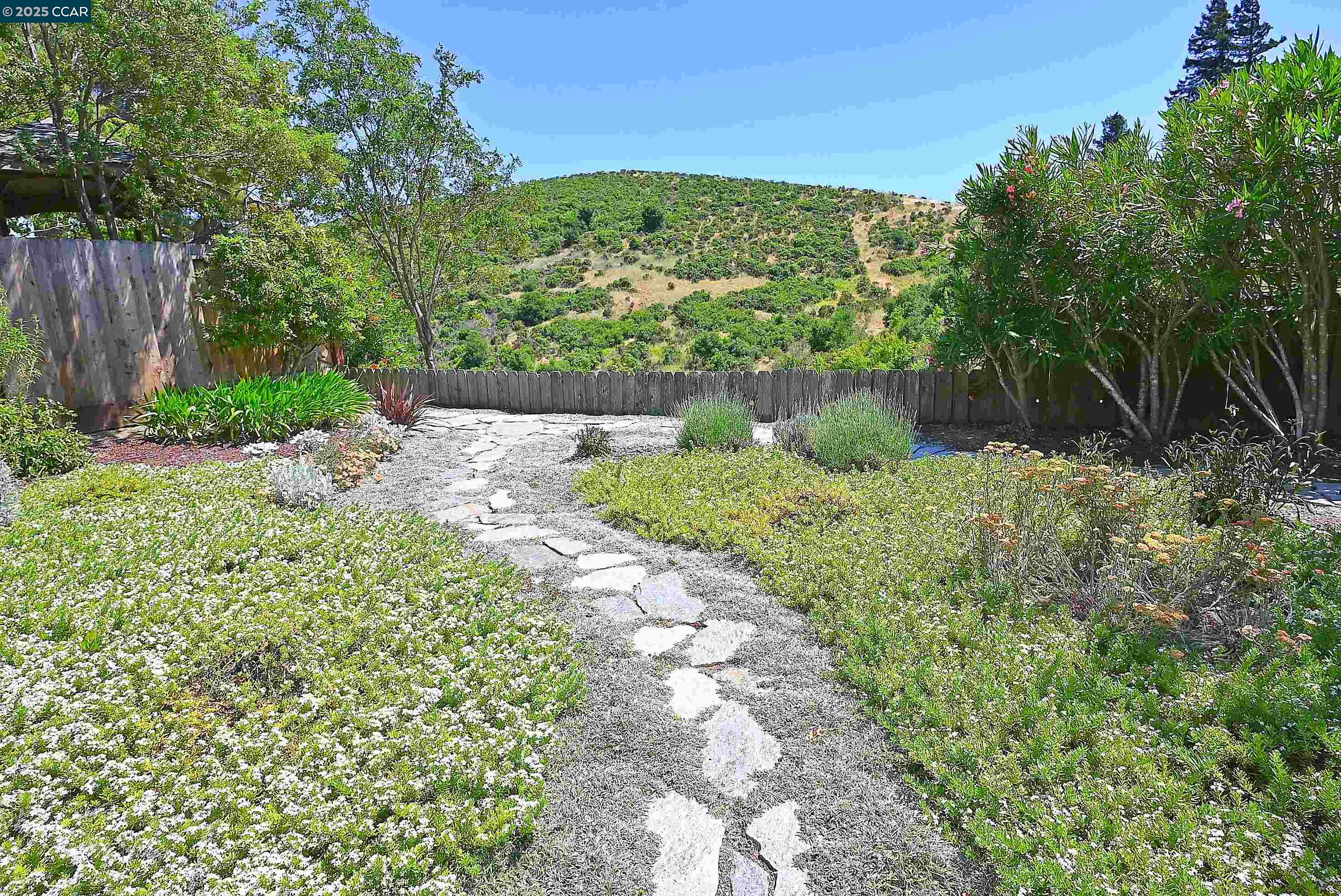 Detail Gallery Image 26 of 55 For 594 Morning Glory Dr, Benicia,  CA 94510 - 4 Beds | 2/1 Baths
