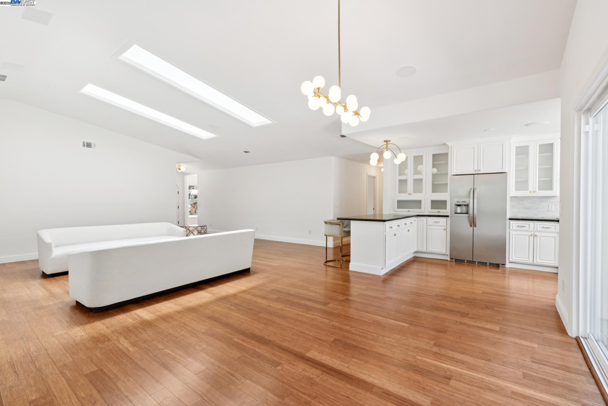 Detail Gallery Image 14 of 53 For 2643 Buena Vista Ave, Walnut Creek,  CA 94597 - 4 Beds | 4/1 Baths
