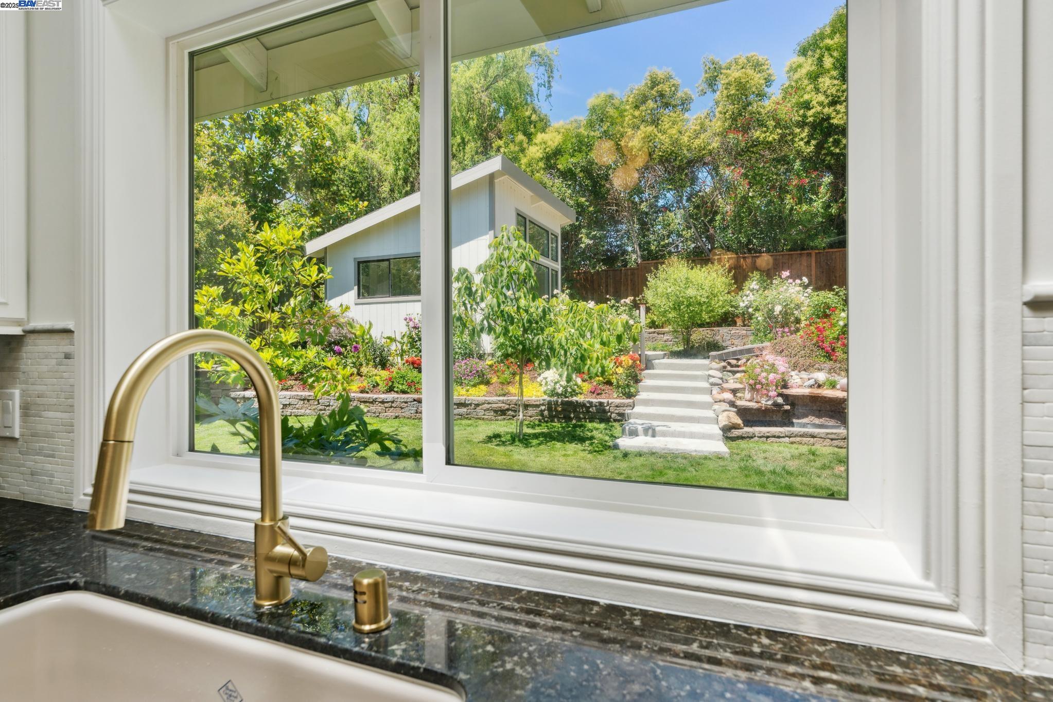 Detail Gallery Image 22 of 53 For 2643 Buena Vista Ave, Walnut Creek,  CA 94597 - 4 Beds | 4/1 Baths