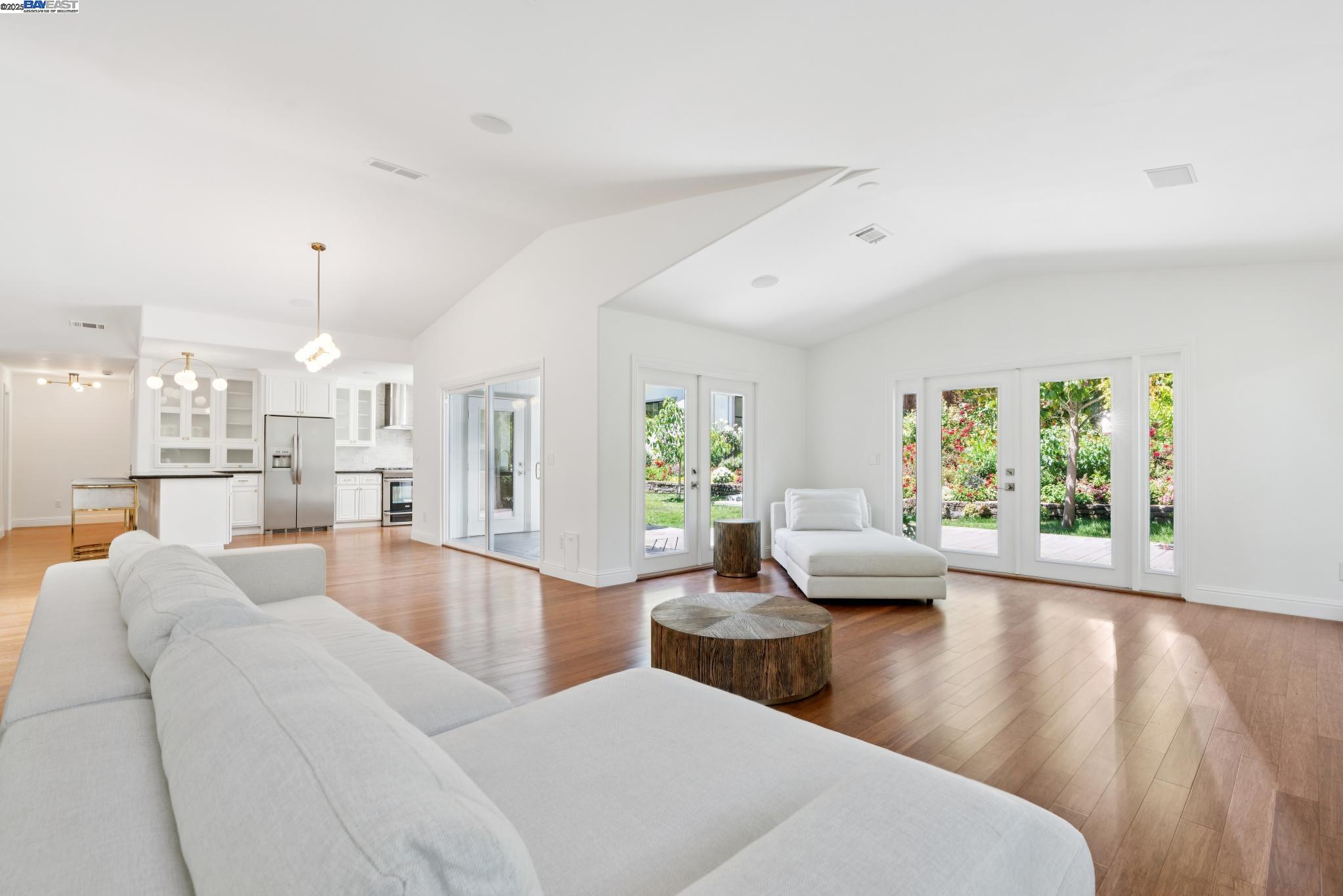 Detail Gallery Image 26 of 53 For 2643 Buena Vista Ave, Walnut Creek,  CA 94597 - 4 Beds | 4/1 Baths
