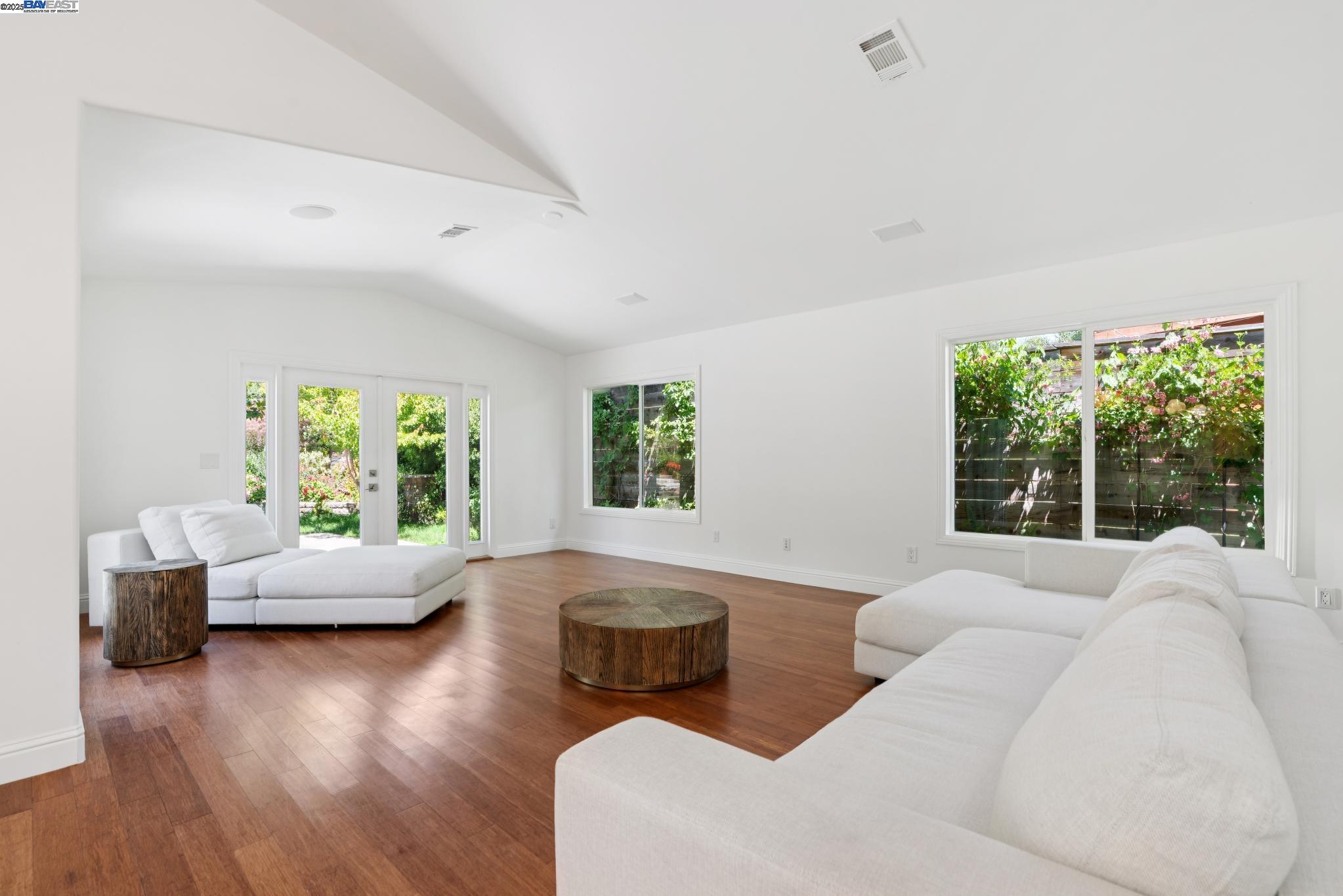 Detail Gallery Image 27 of 53 For 2643 Buena Vista Ave, Walnut Creek,  CA 94597 - 4 Beds | 4/1 Baths
