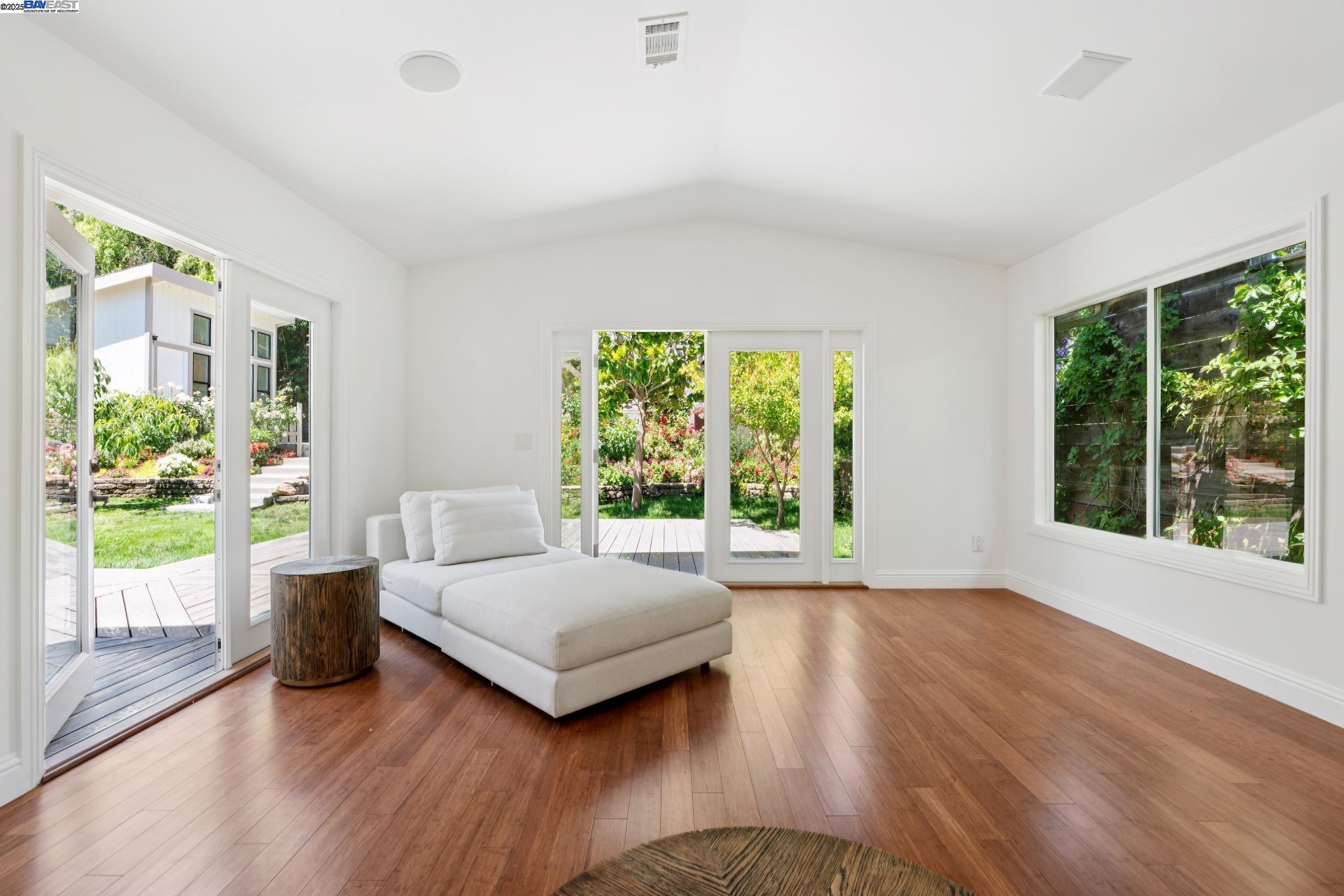 Detail Gallery Image 28 of 53 For 2643 Buena Vista Ave, Walnut Creek,  CA 94597 - 4 Beds | 4/1 Baths