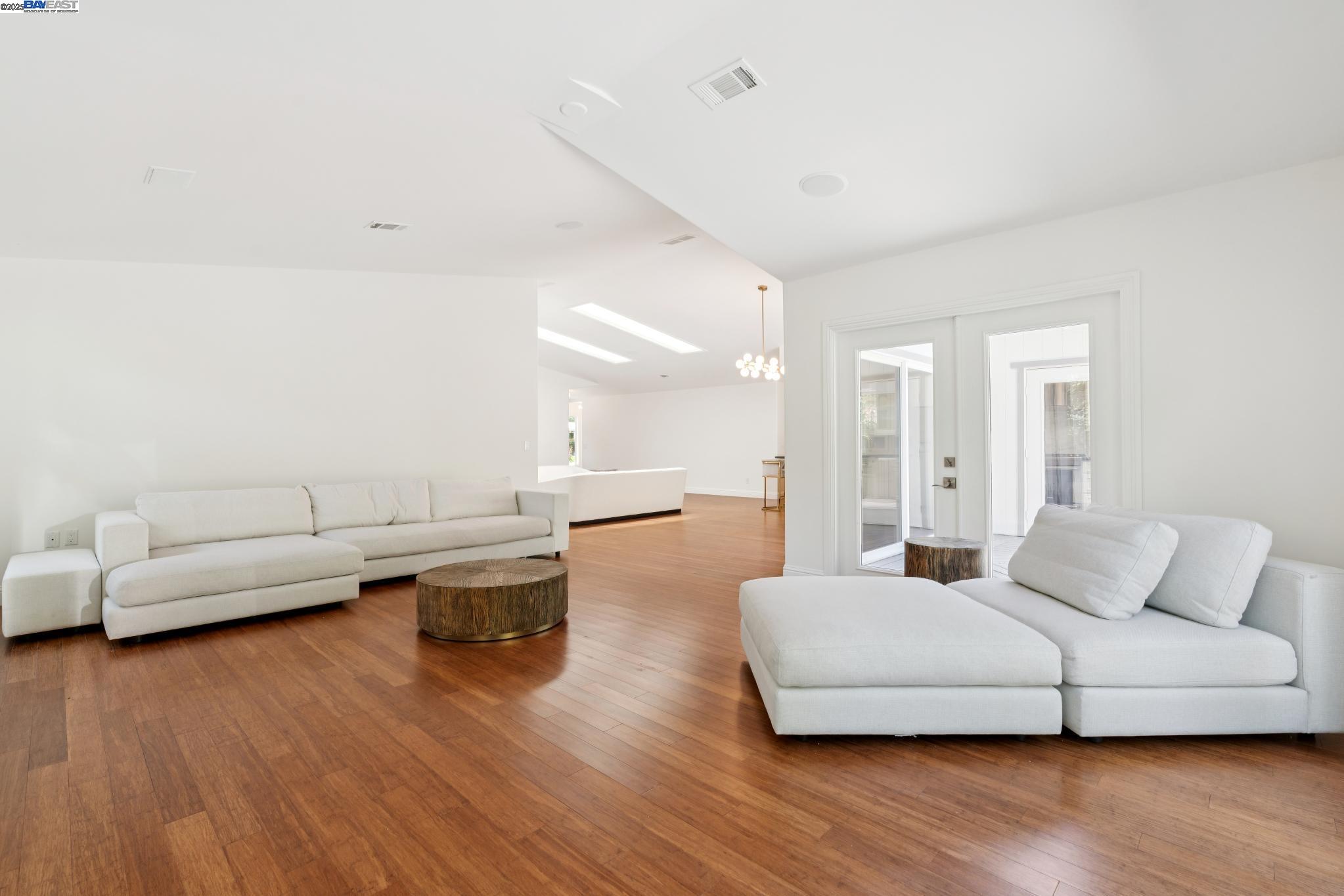 Detail Gallery Image 29 of 53 For 2643 Buena Vista Ave, Walnut Creek,  CA 94597 - 4 Beds | 4/1 Baths