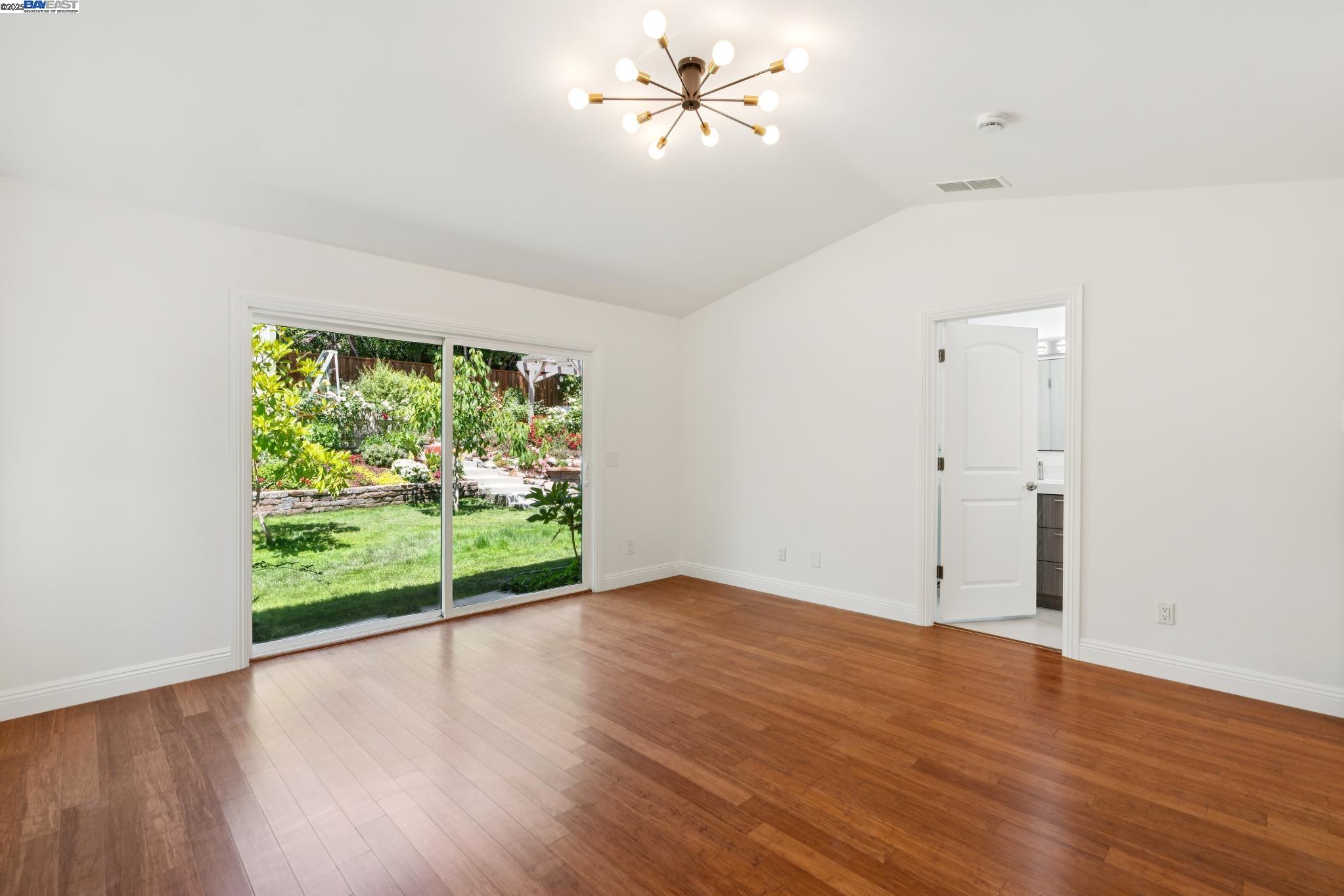 Detail Gallery Image 31 of 53 For 2643 Buena Vista Ave, Walnut Creek,  CA 94597 - 4 Beds | 4/1 Baths