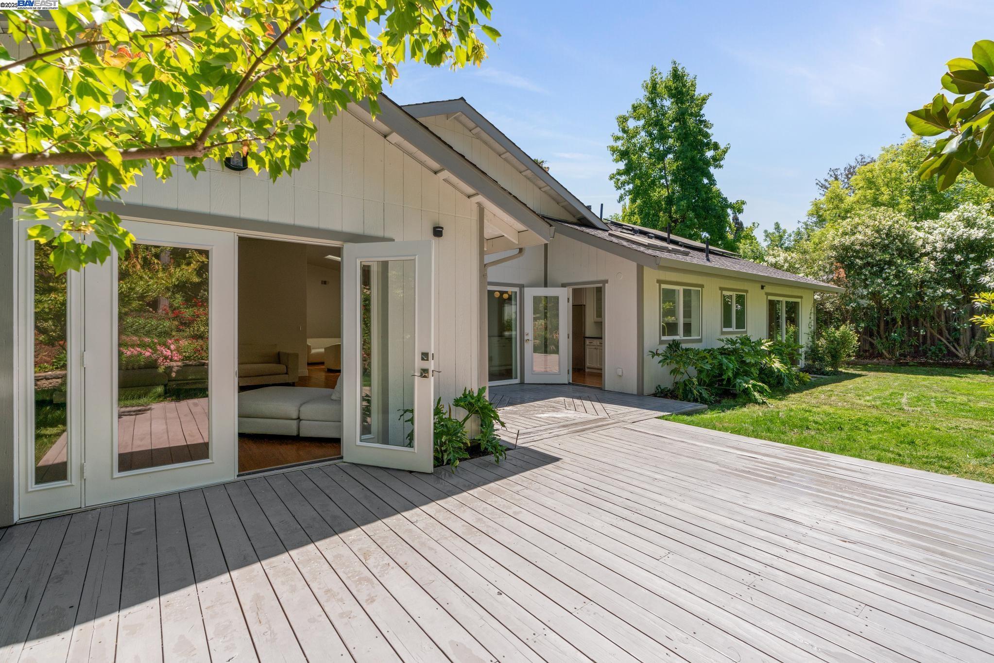 Detail Gallery Image 50 of 53 For 2643 Buena Vista Ave, Walnut Creek,  CA 94597 - 4 Beds | 4/1 Baths