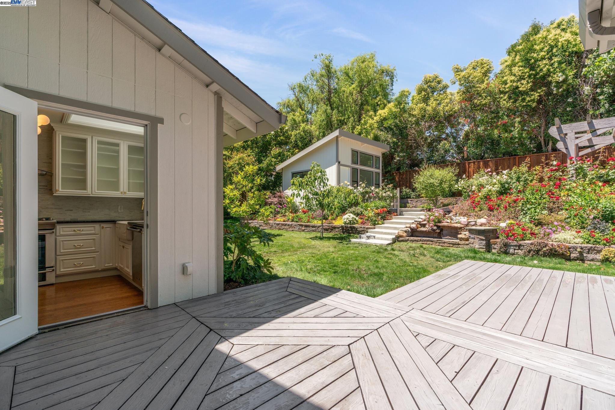 Detail Gallery Image 51 of 53 For 2643 Buena Vista Ave, Walnut Creek,  CA 94597 - 4 Beds | 4/1 Baths