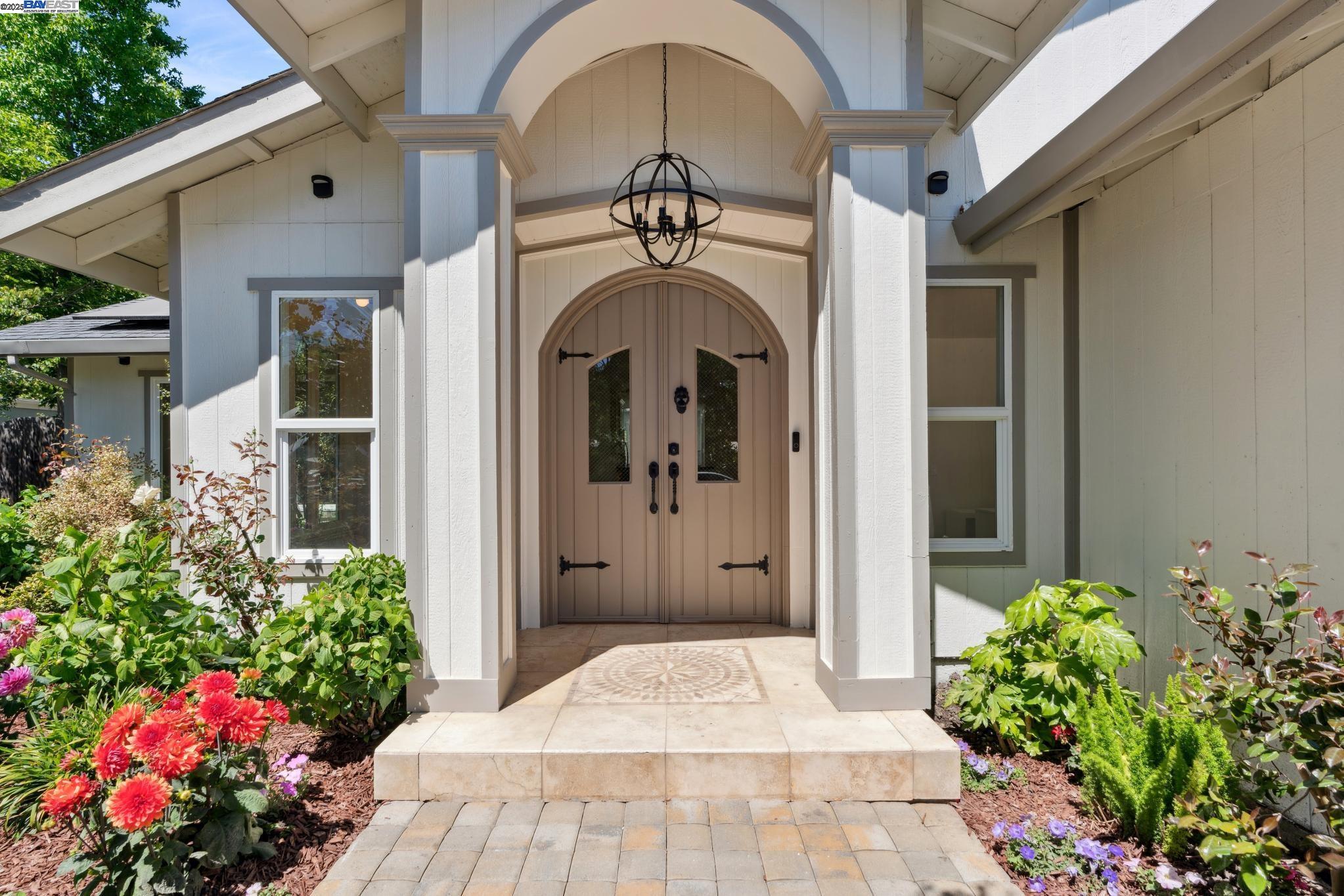 Detail Gallery Image 7 of 53 For 2643 Buena Vista Ave, Walnut Creek,  CA 94597 - 4 Beds | 4/1 Baths