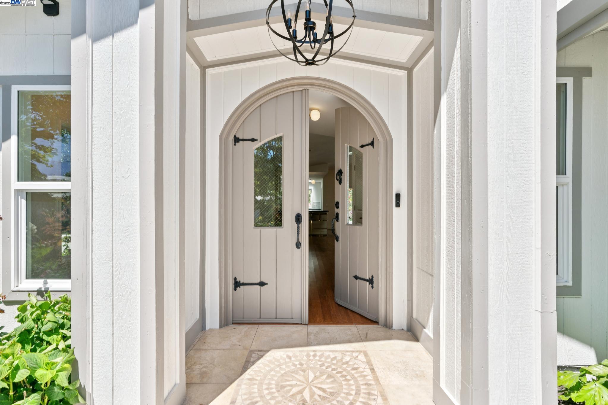 Detail Gallery Image 8 of 53 For 2643 Buena Vista Ave, Walnut Creek,  CA 94597 - 4 Beds | 4/1 Baths