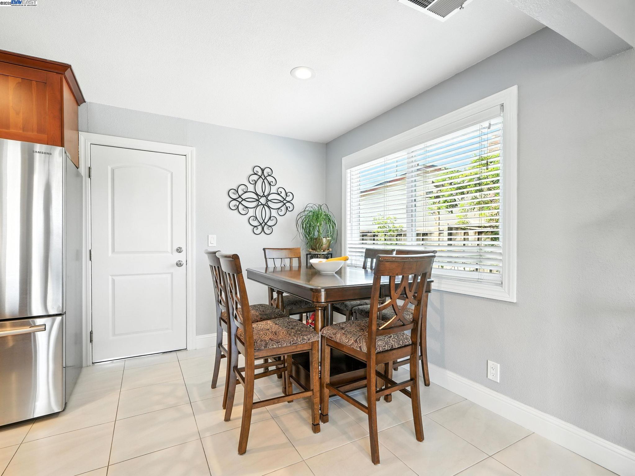 Detail Gallery Image 11 of 37 For 1651 Estates Ct, San Jose,  CA 95127 - 3 Beds | 2 Baths