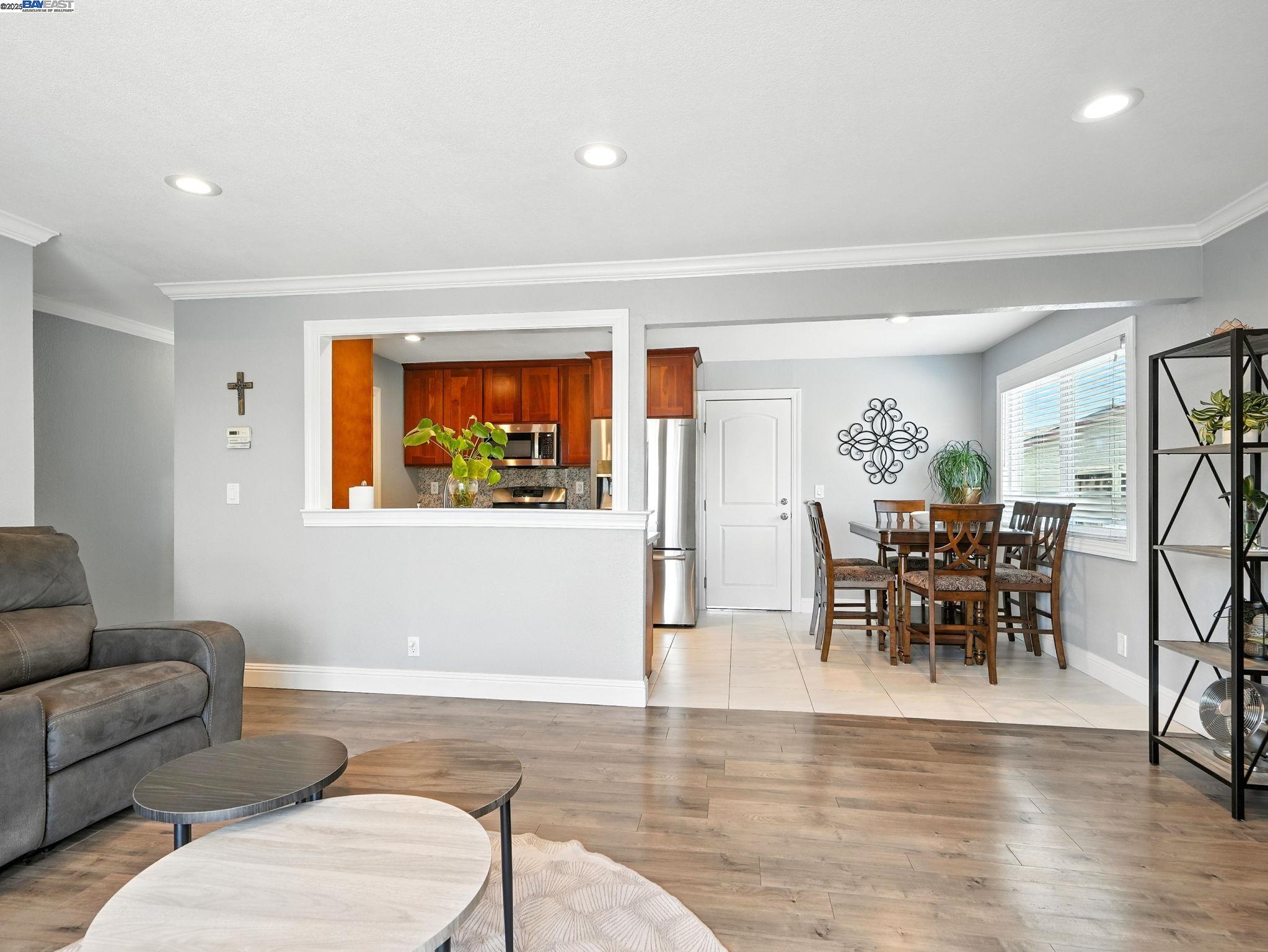 Detail Gallery Image 12 of 37 For 1651 Estates Ct, San Jose,  CA 95127 - 3 Beds | 2 Baths